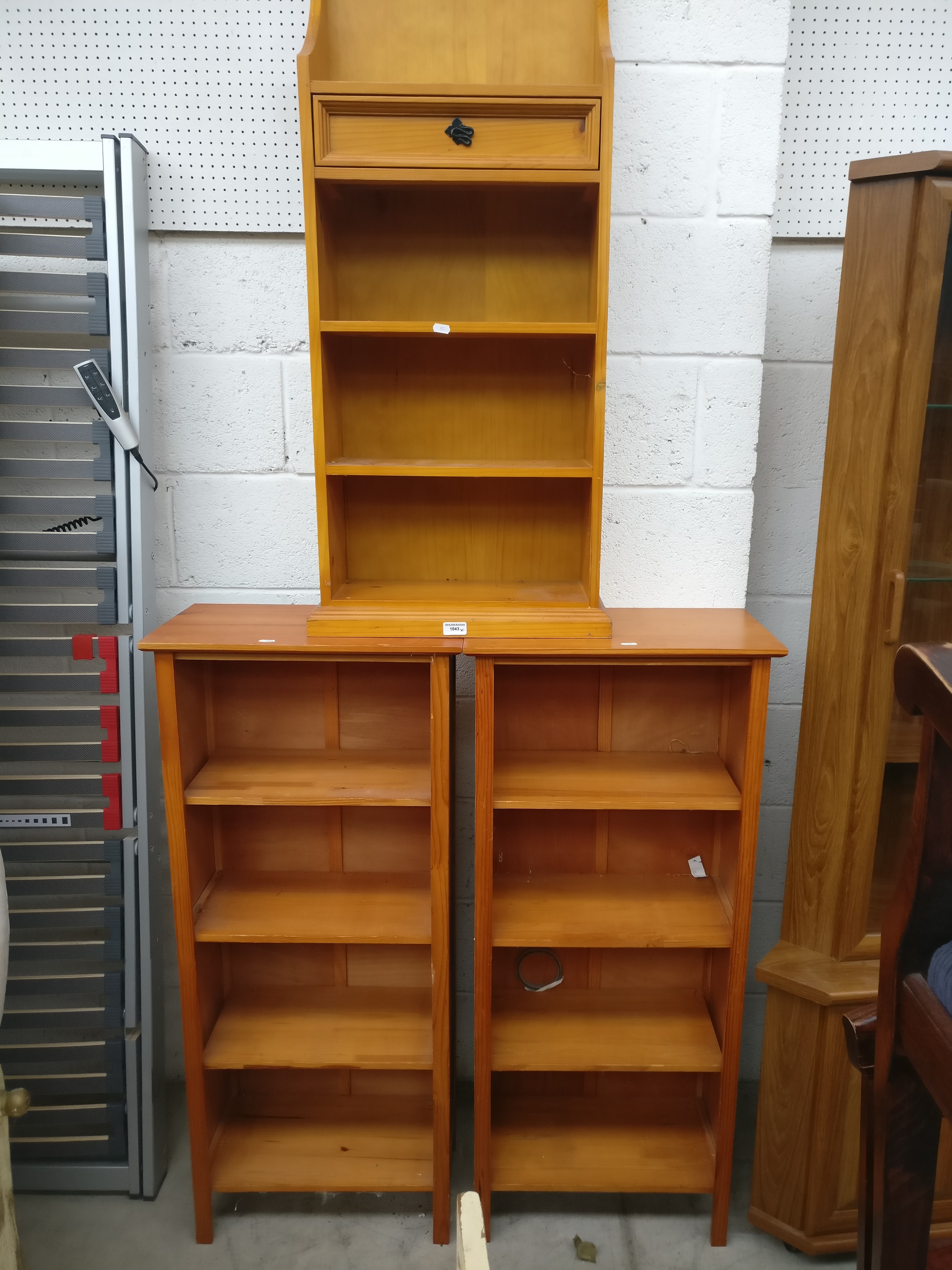 Lot 1043