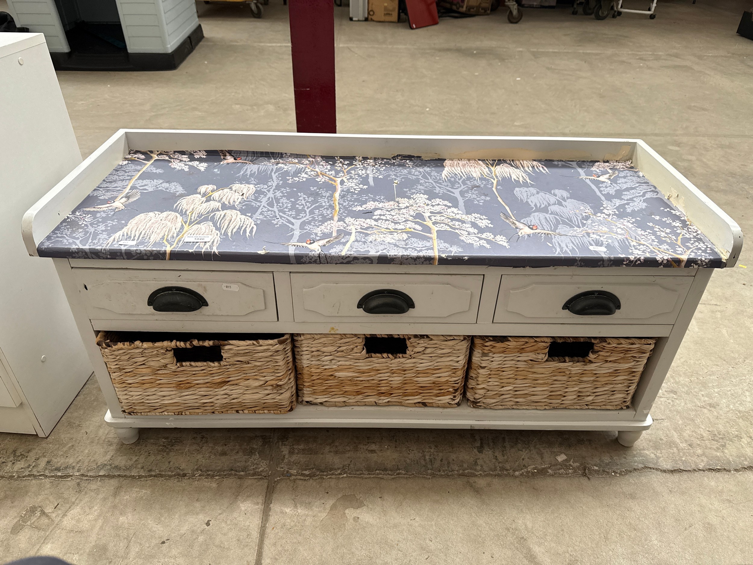 Lot 1046