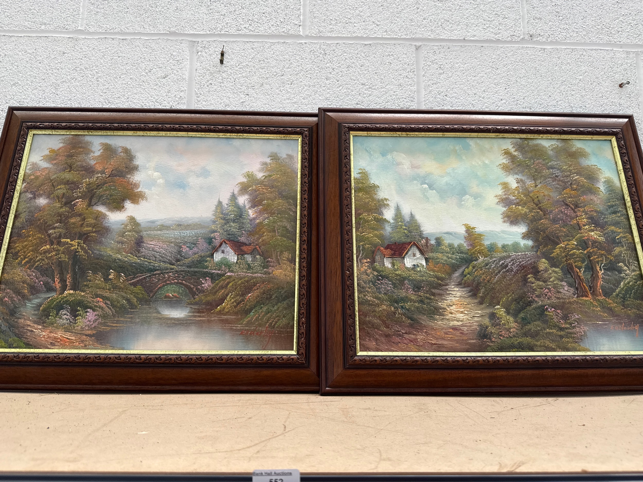 Lot 552