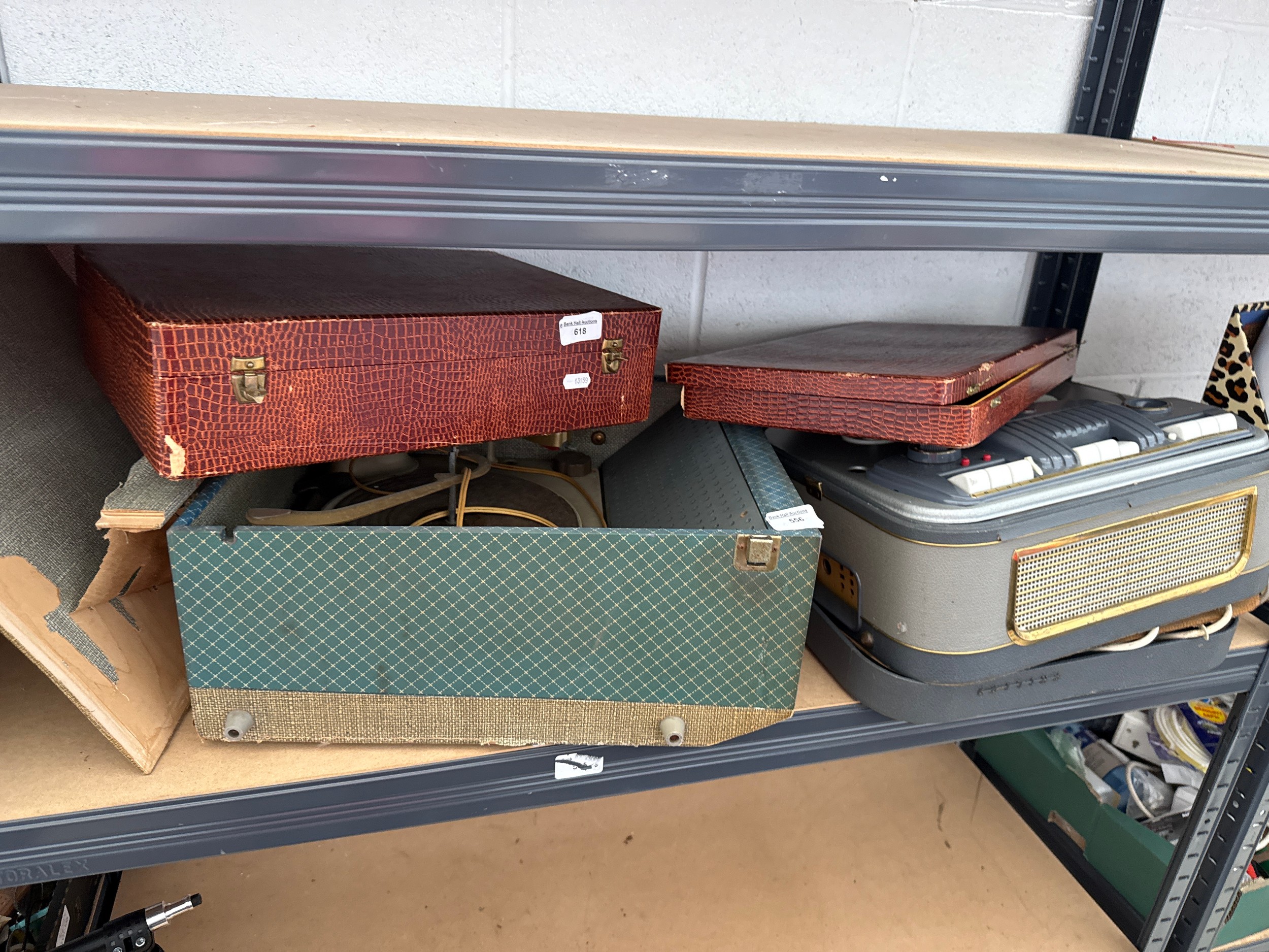 Lot 556