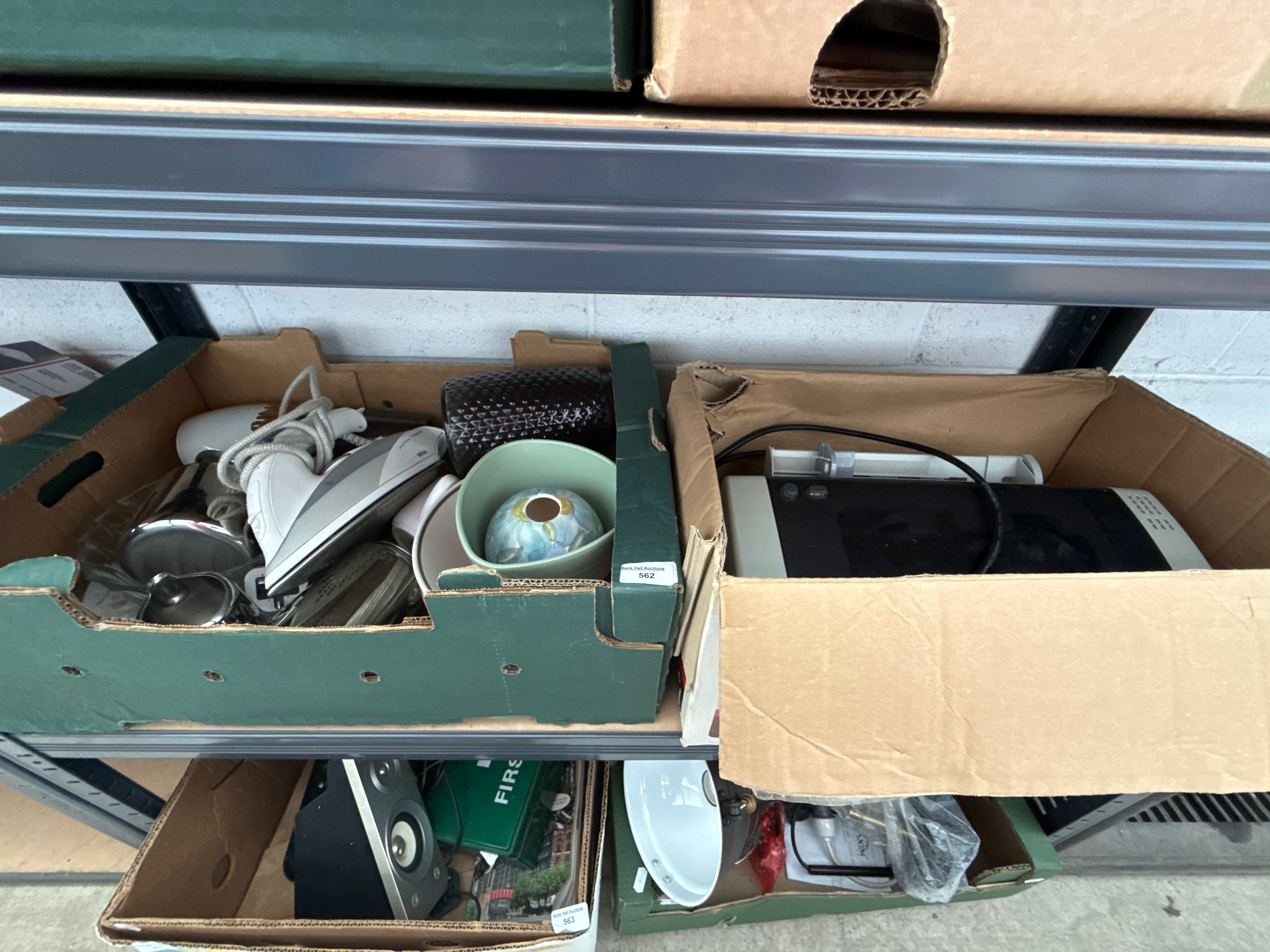 Lot 562