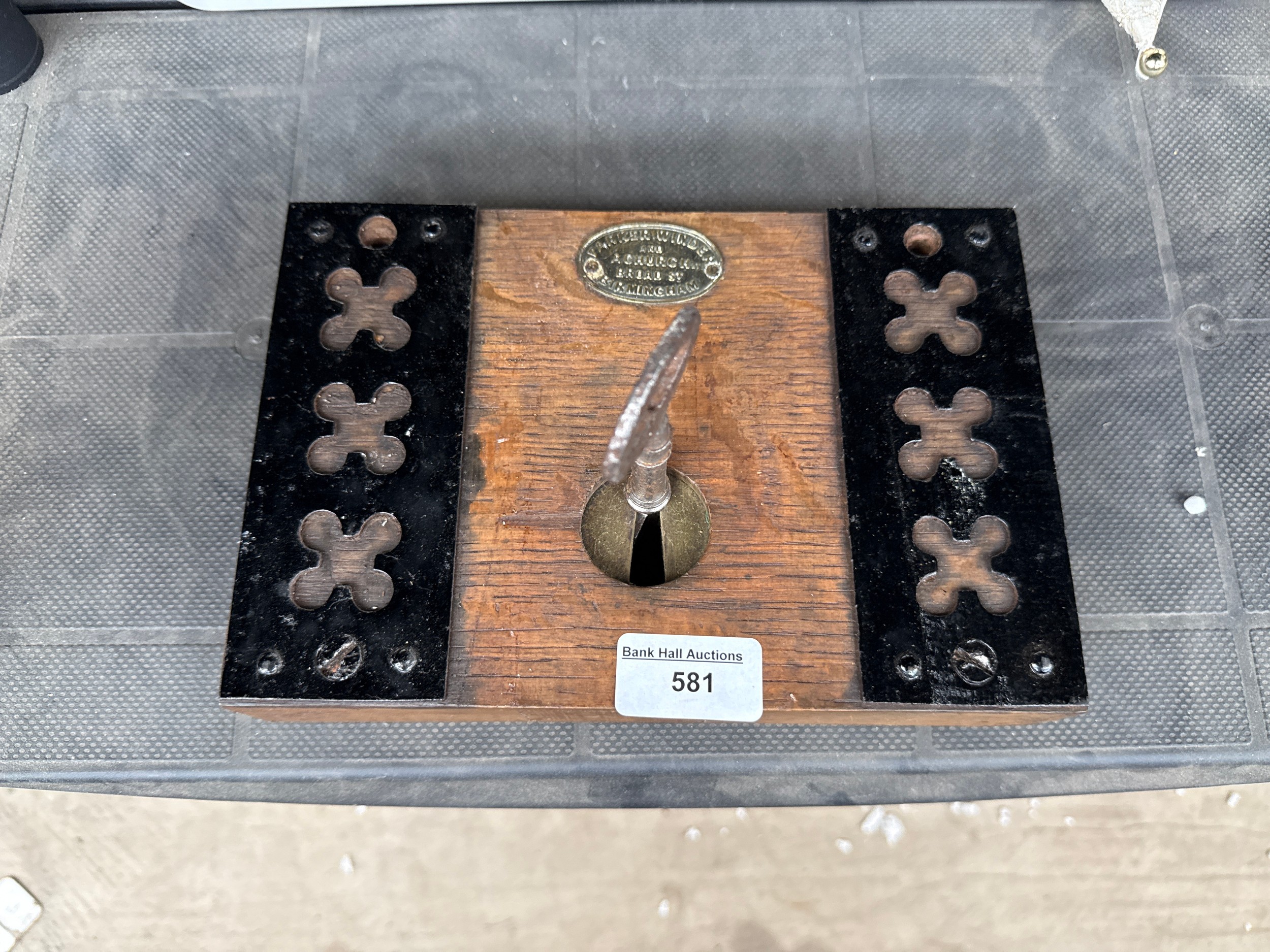 Lot 581