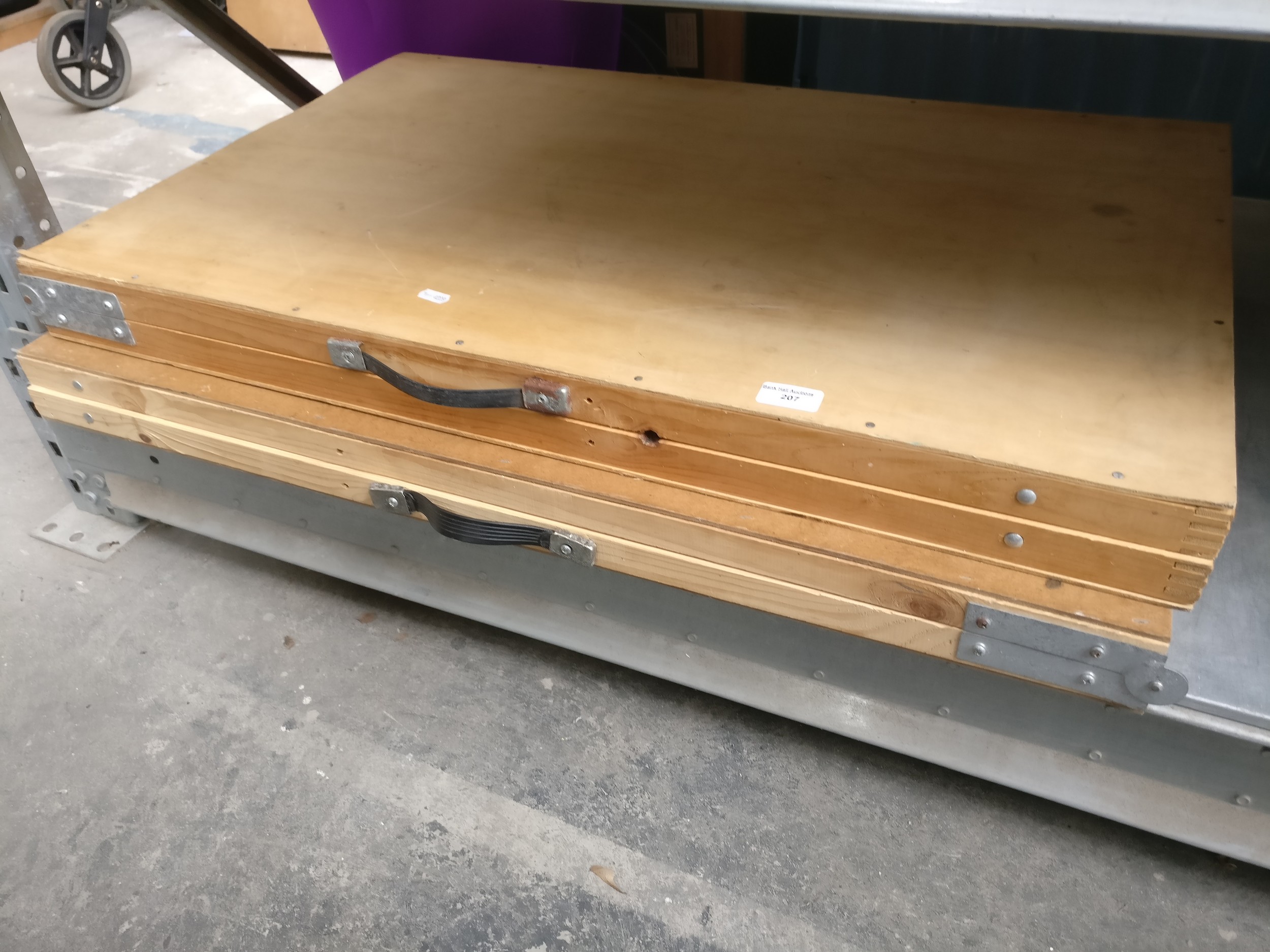 Lot 207