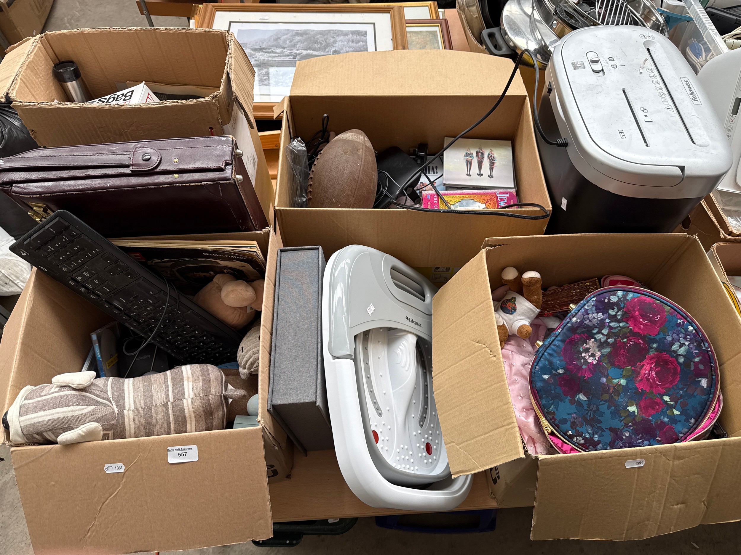 Lot inc foot spa, keyboard, CDs, paper shredder, vacuum accessories, etc