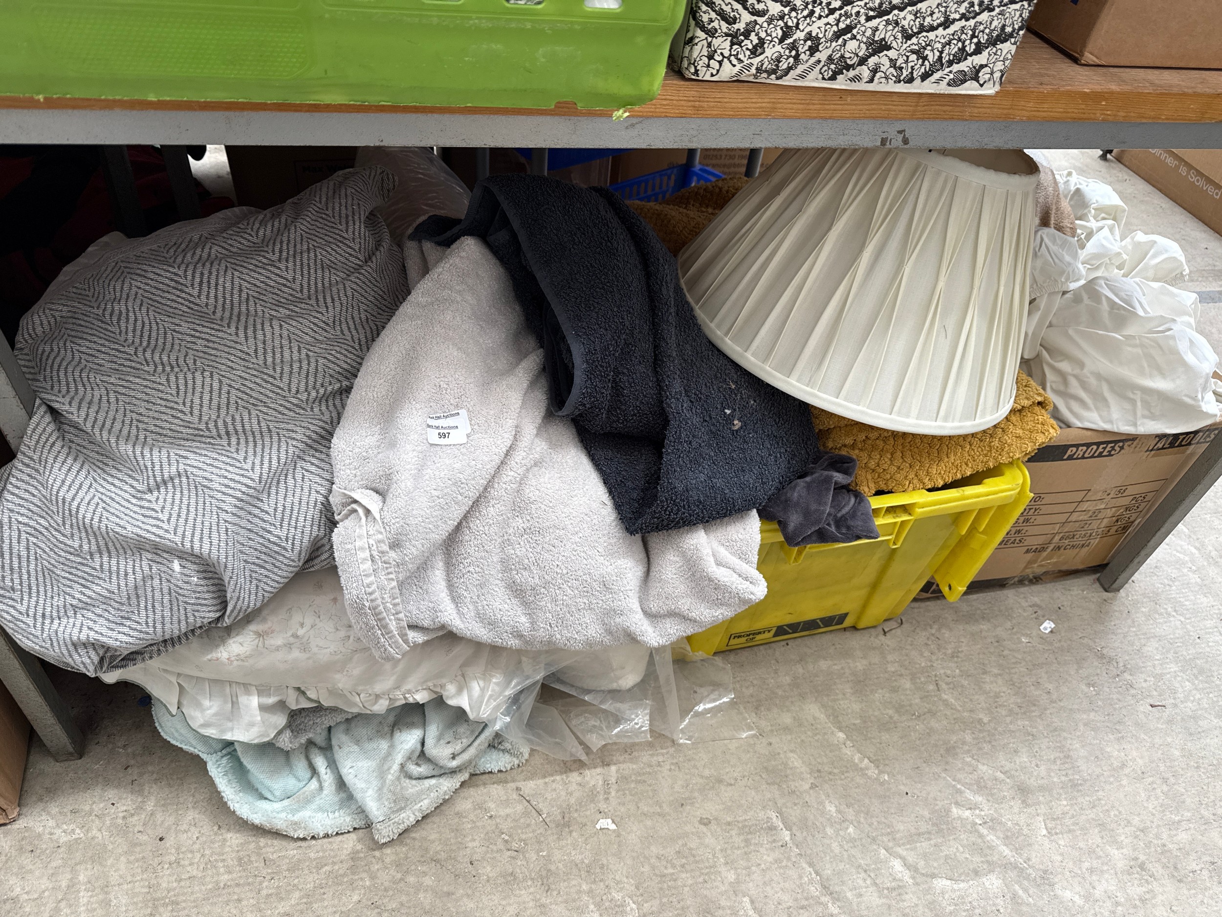 Quantity of home furnishings