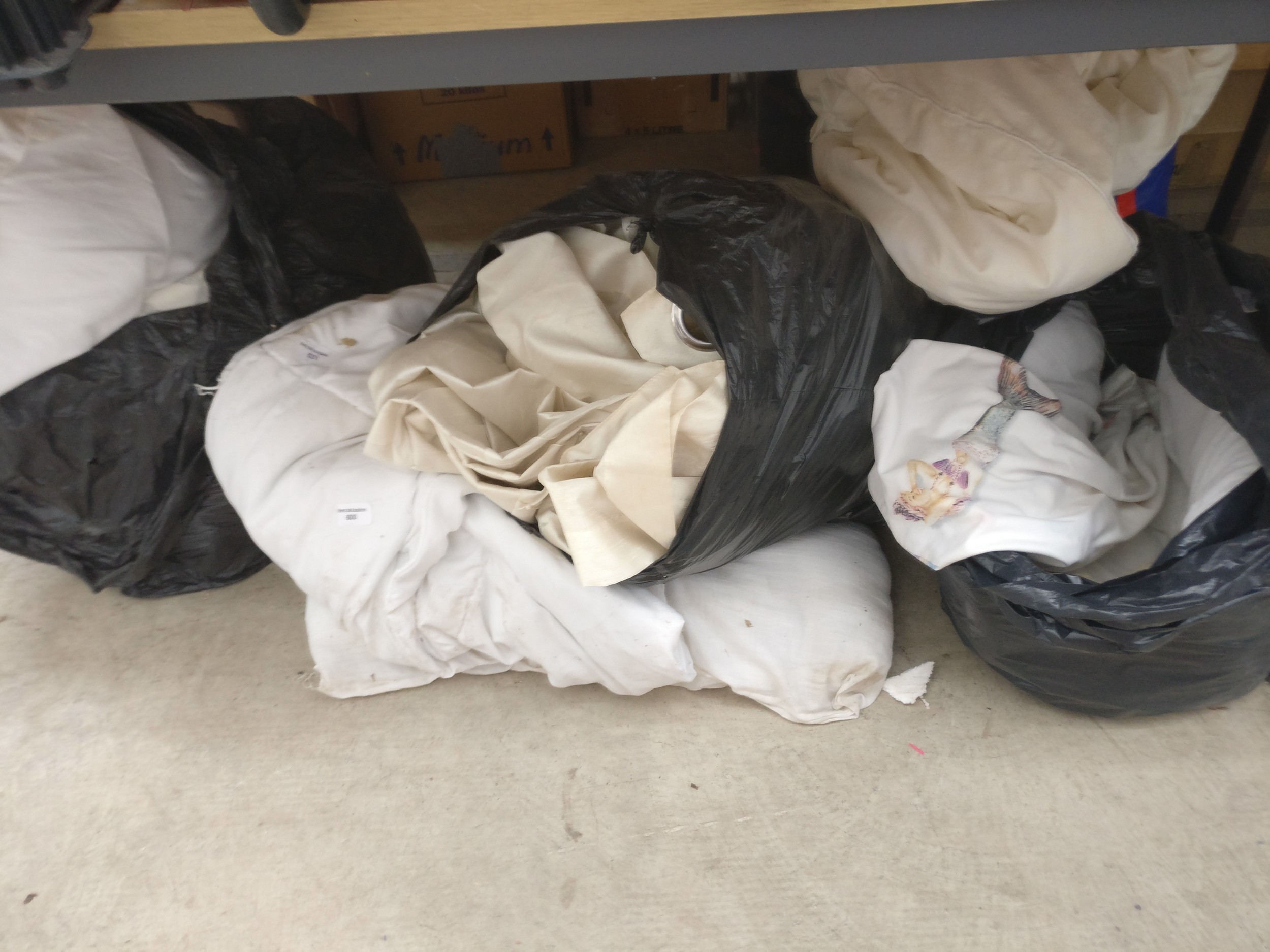 Quantity of home furnishings