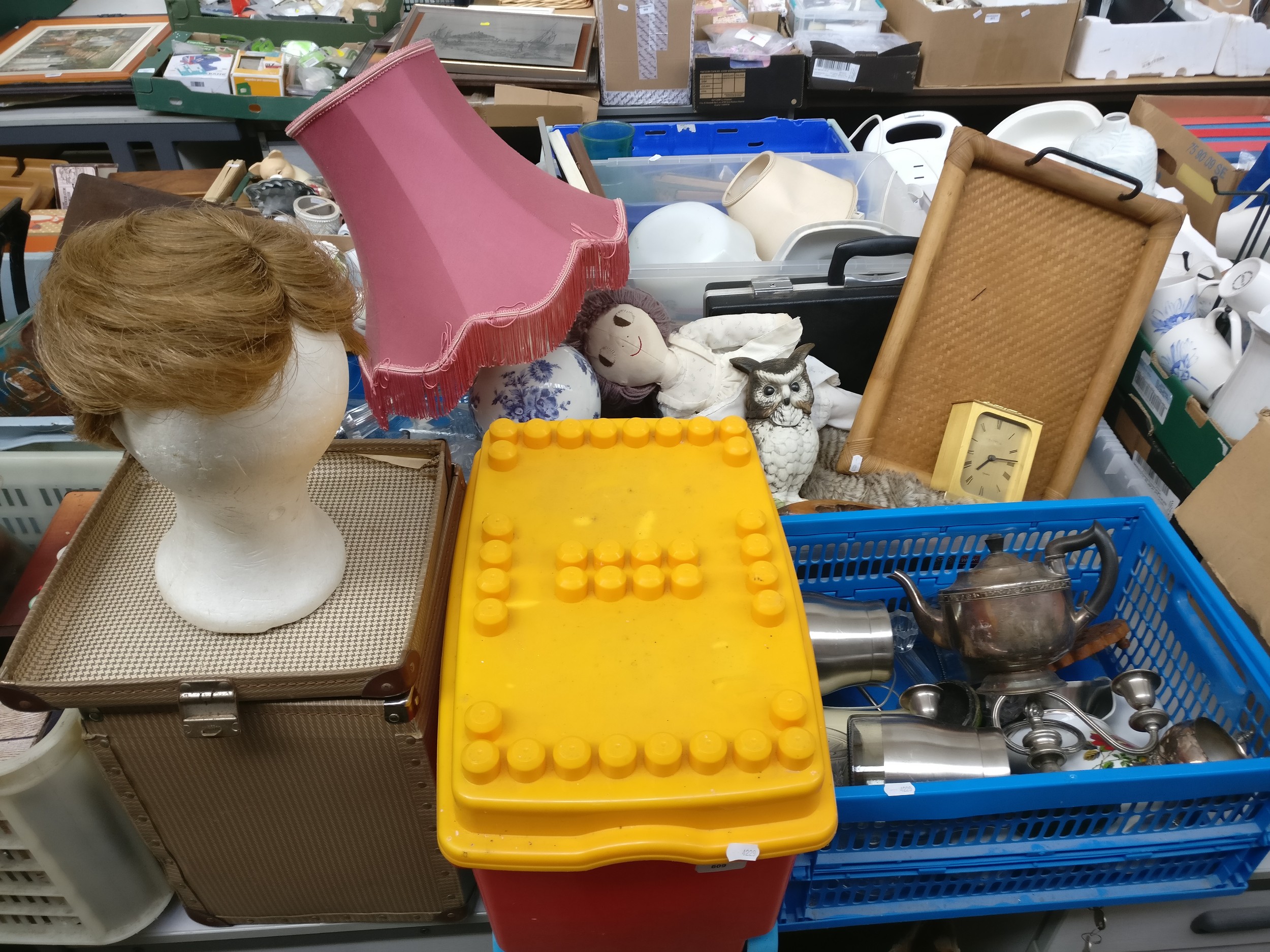 Lot inc metal ware, lamp, Mega Bloks, clock, pottery, etc
