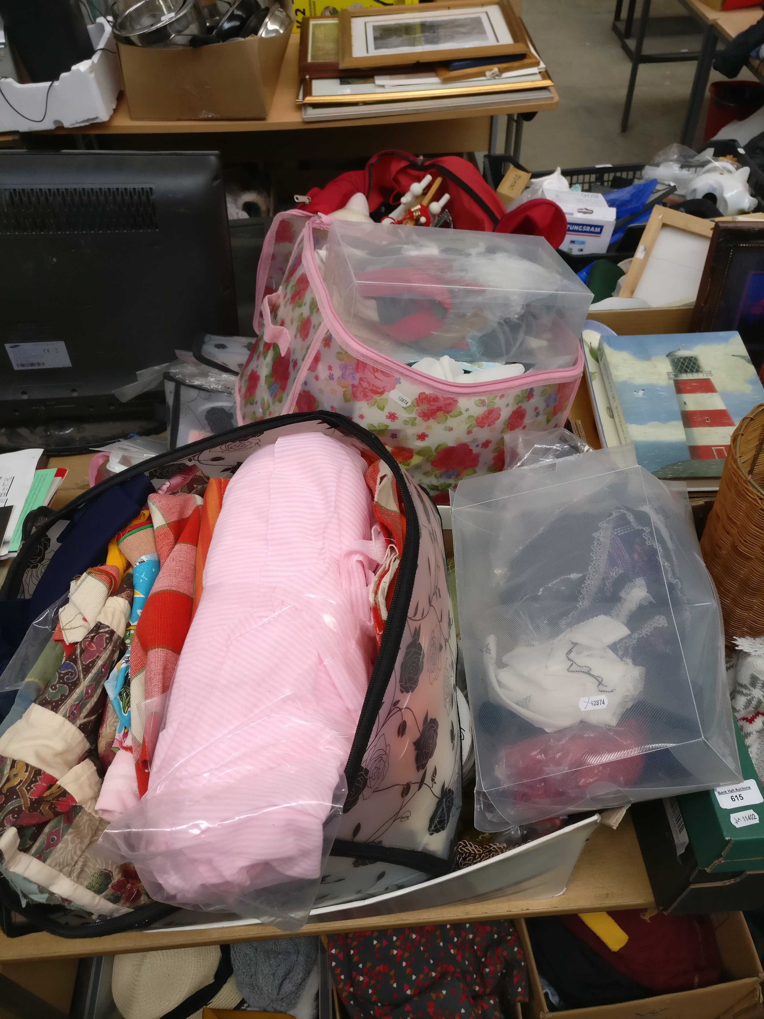 Quantity of assorted fabrics