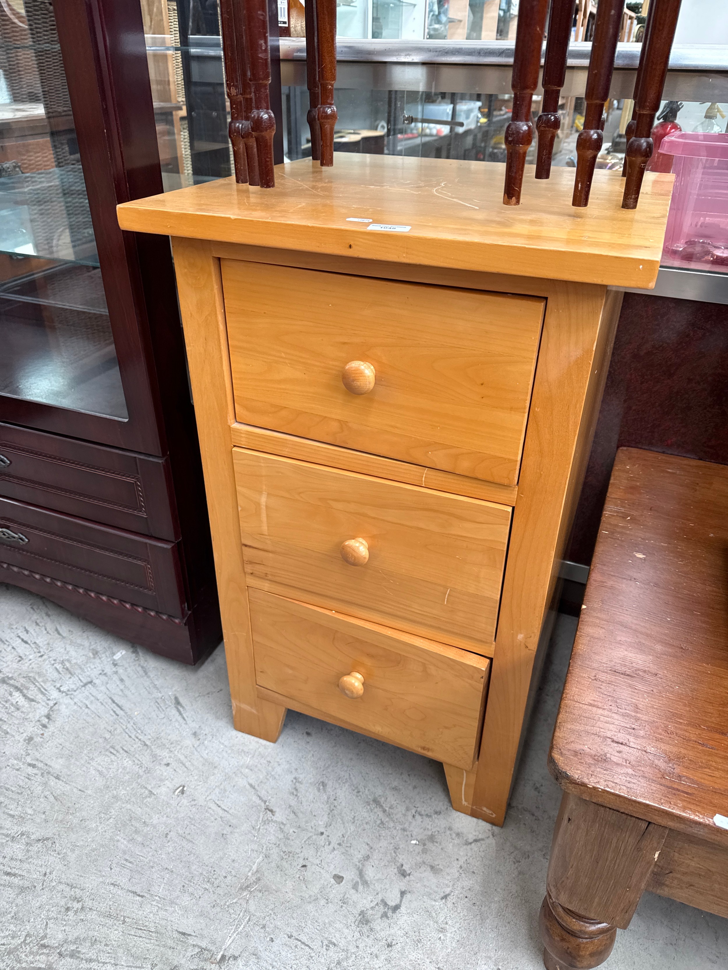 A ZOCALO modern 3 drawer chest