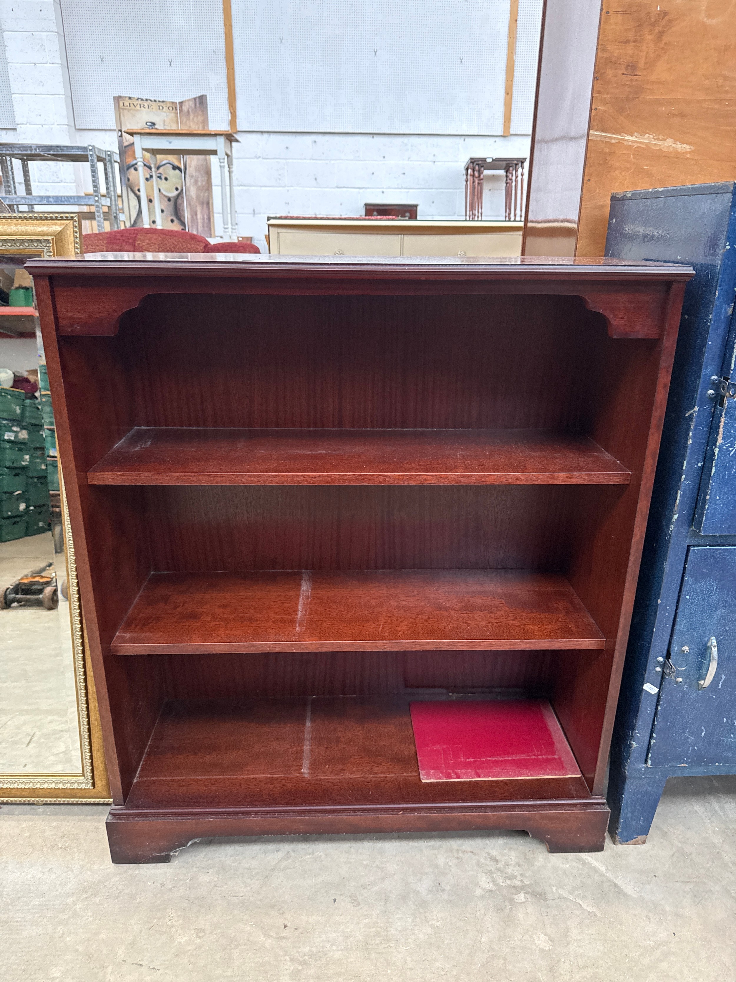 Lot 1002