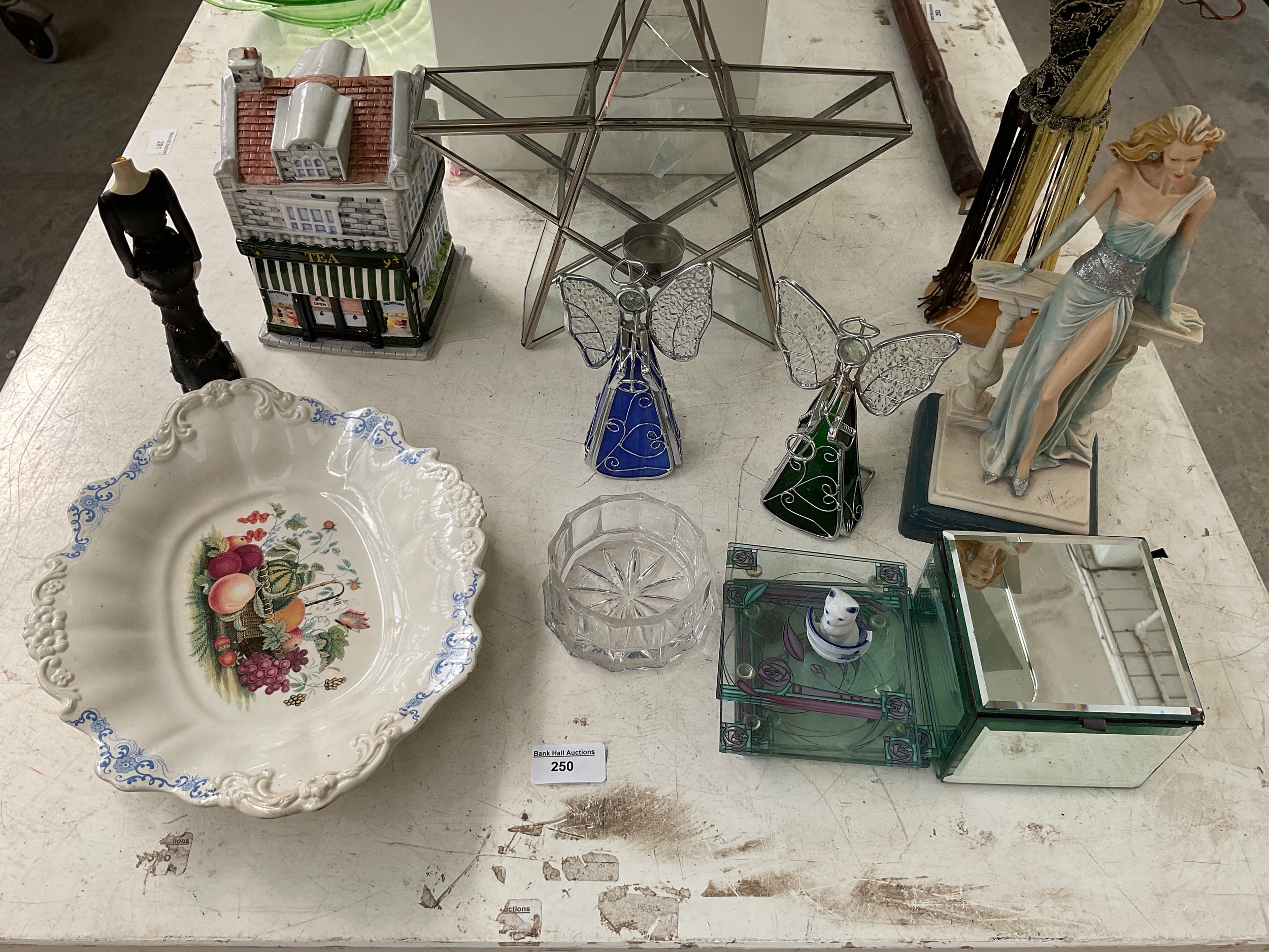 Lot 250