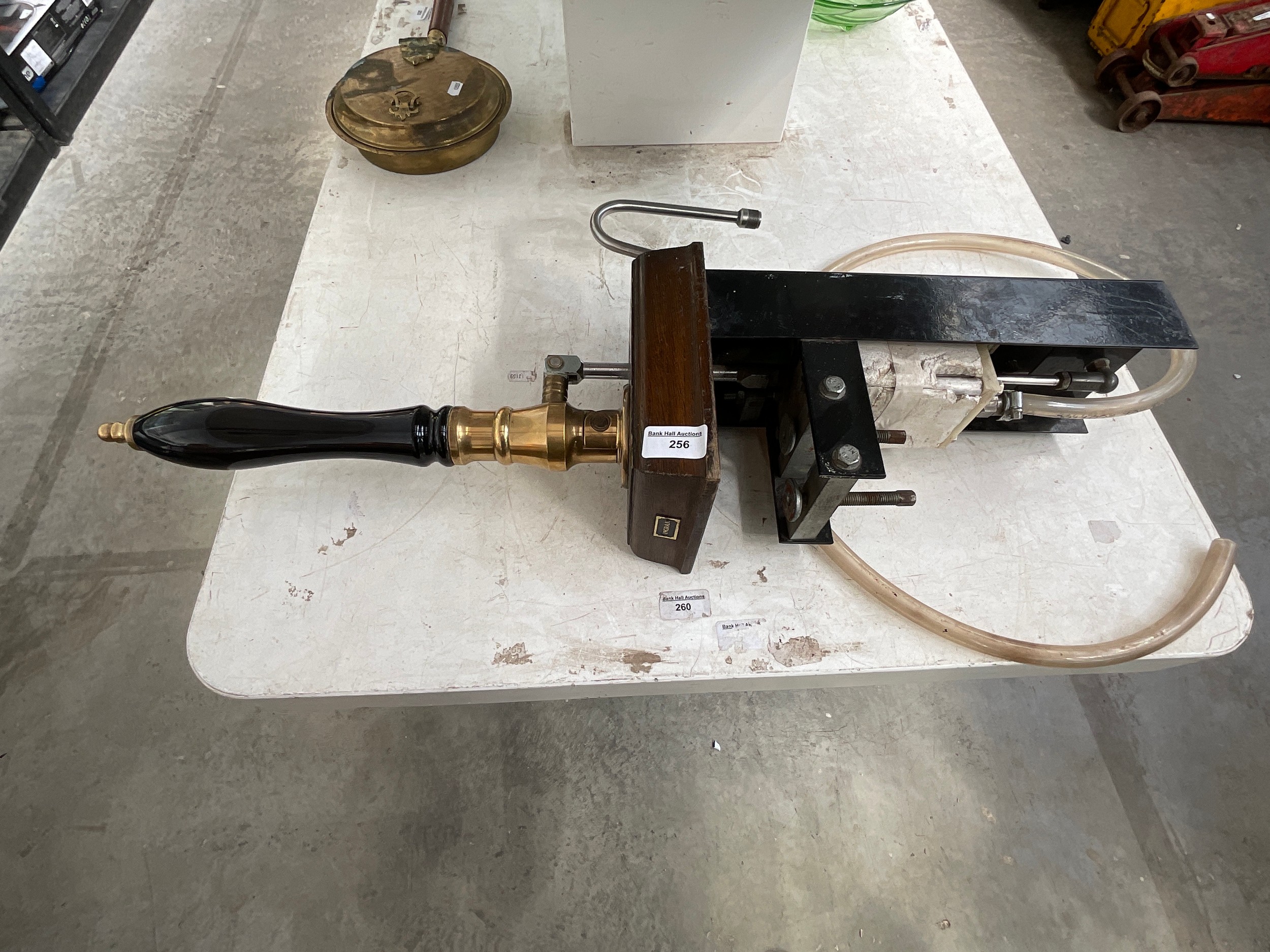 Lot 256