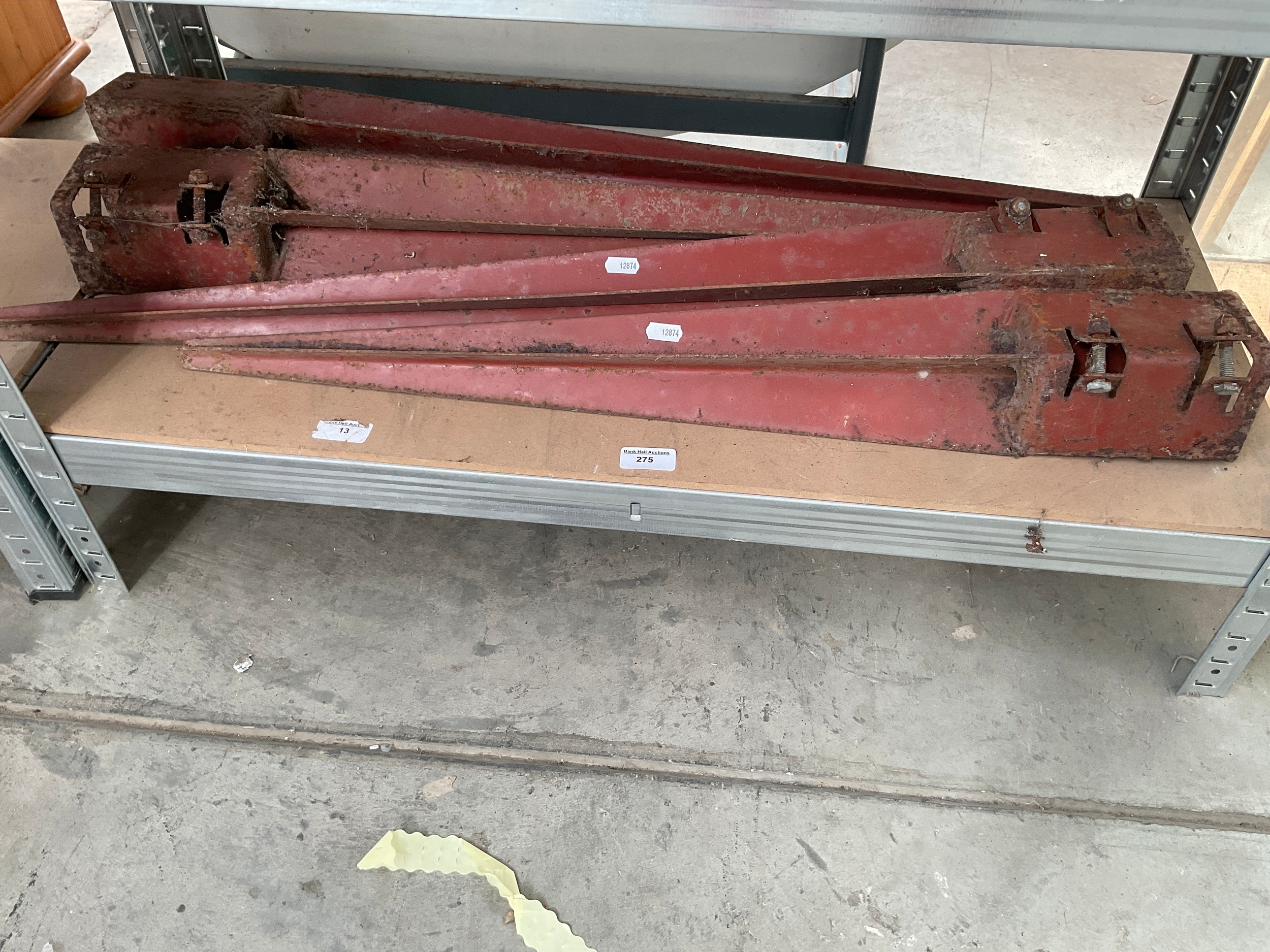 Lot 275