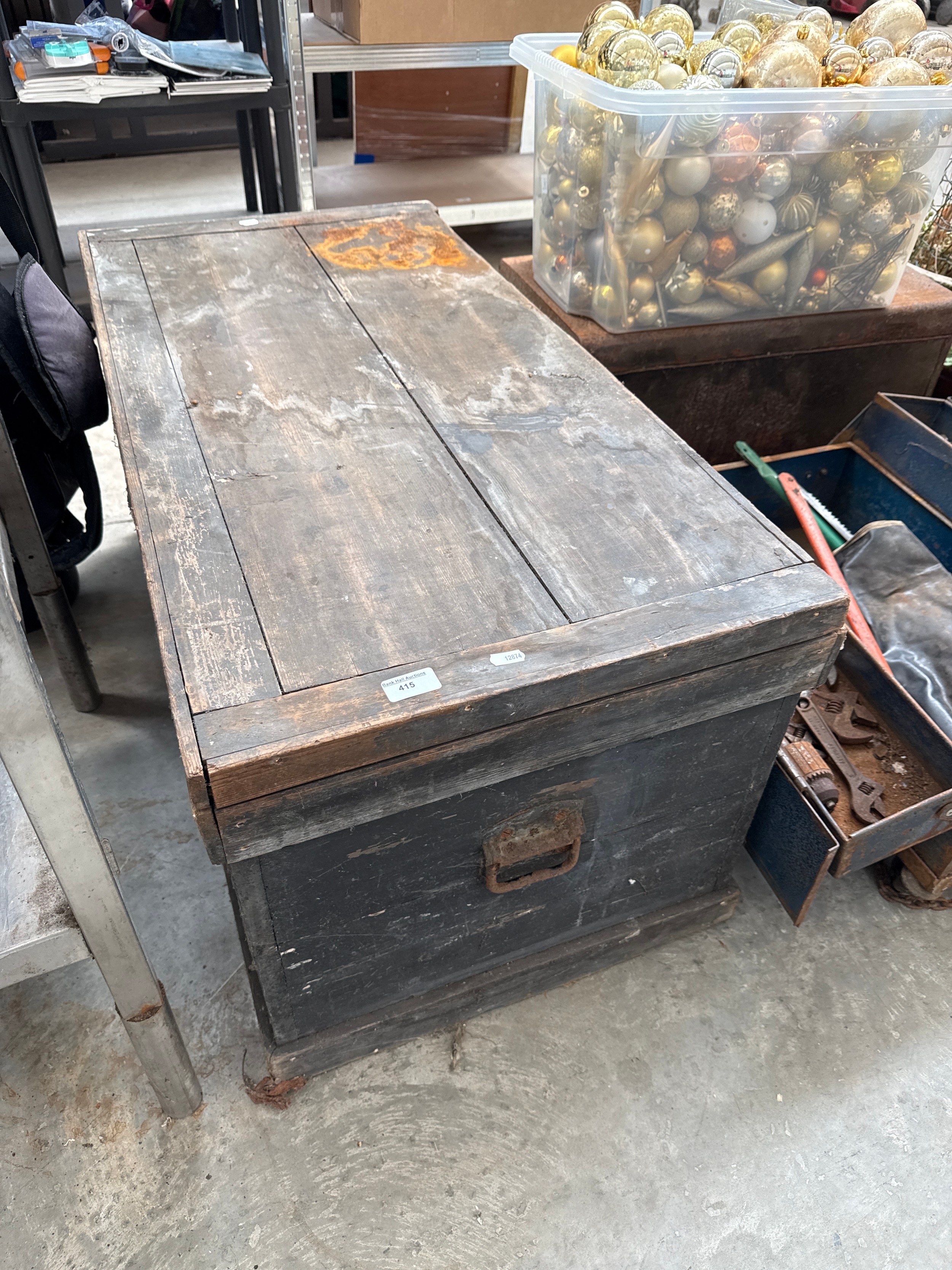 Lot 415