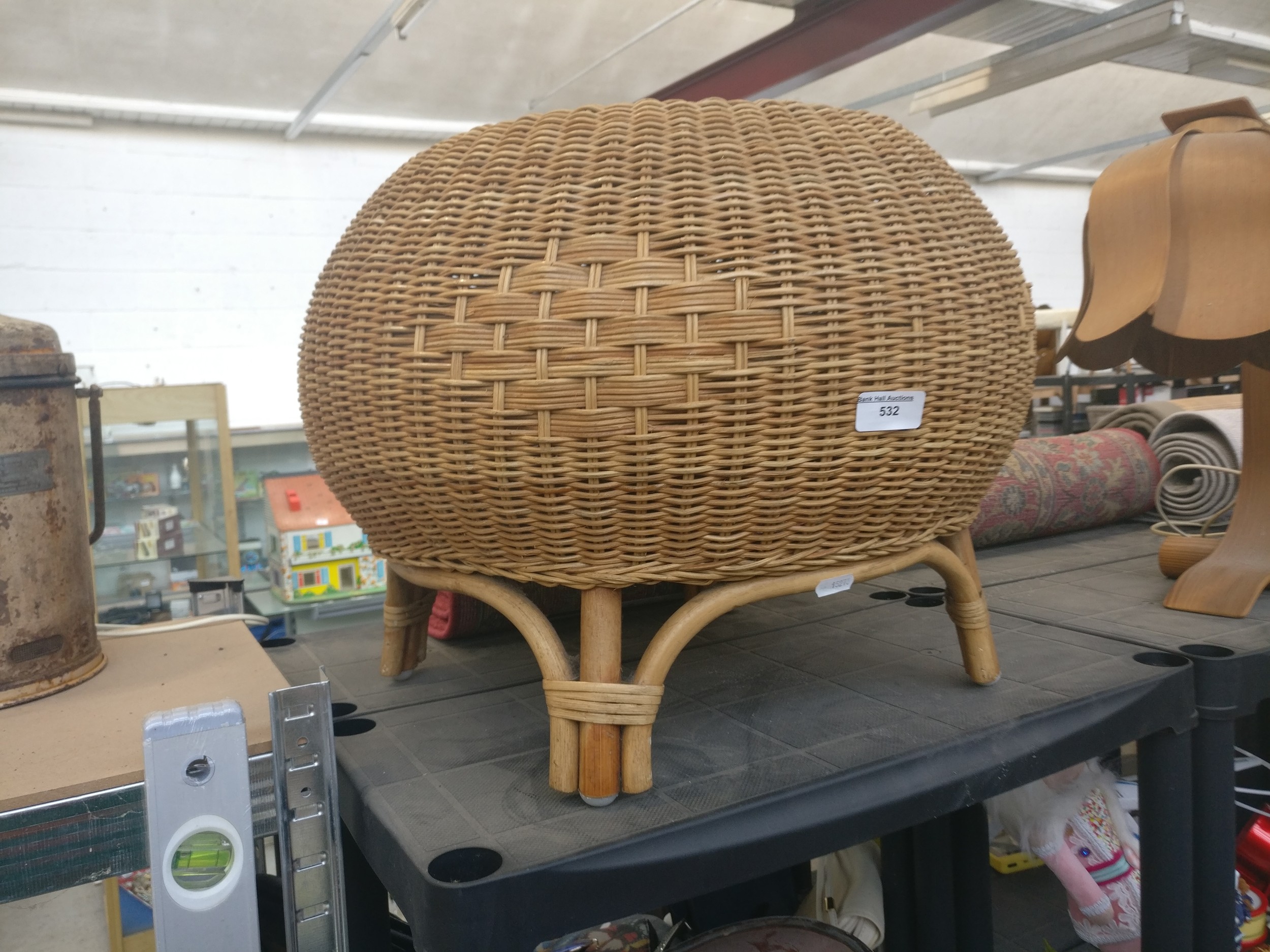 Lot 532