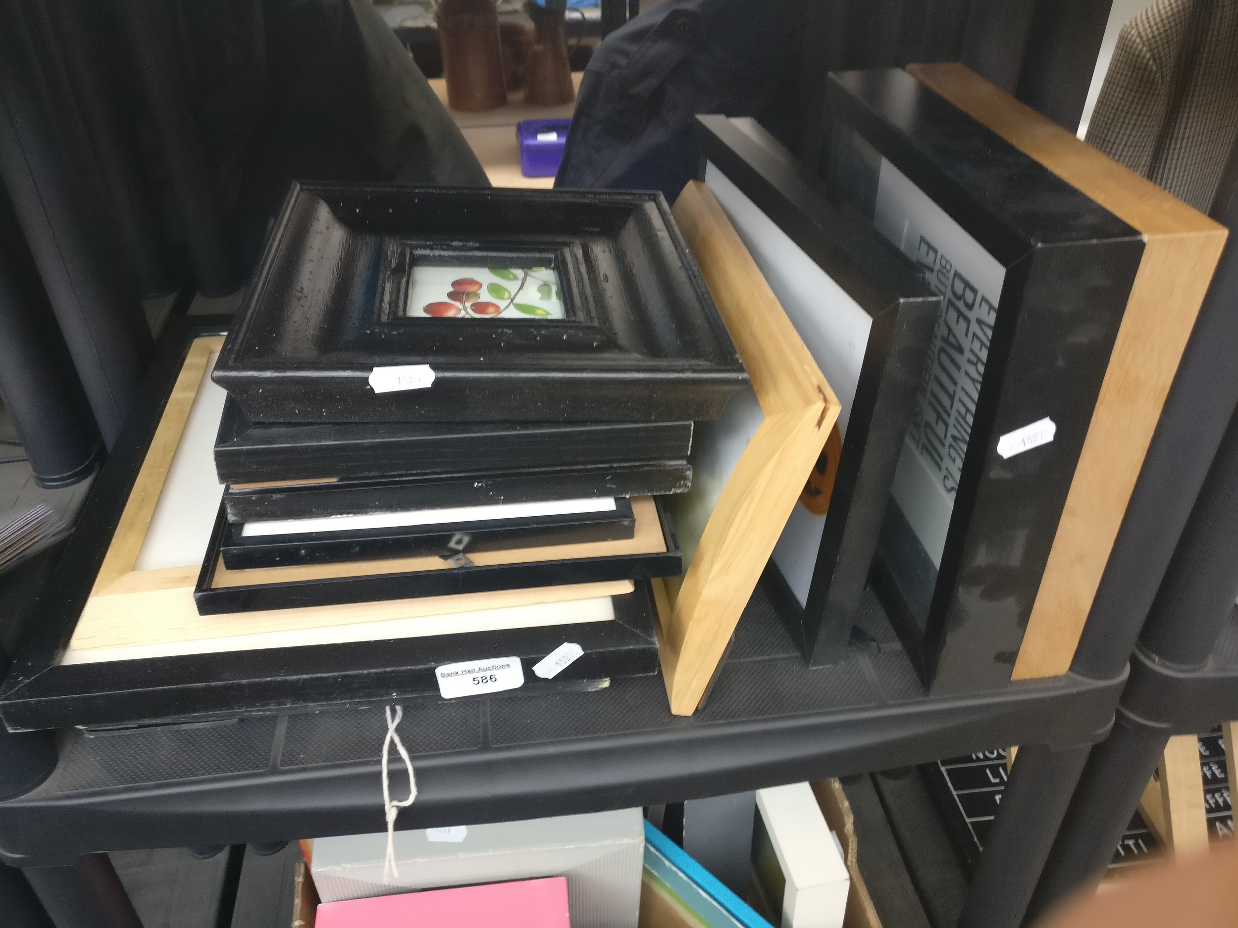 Lot 586