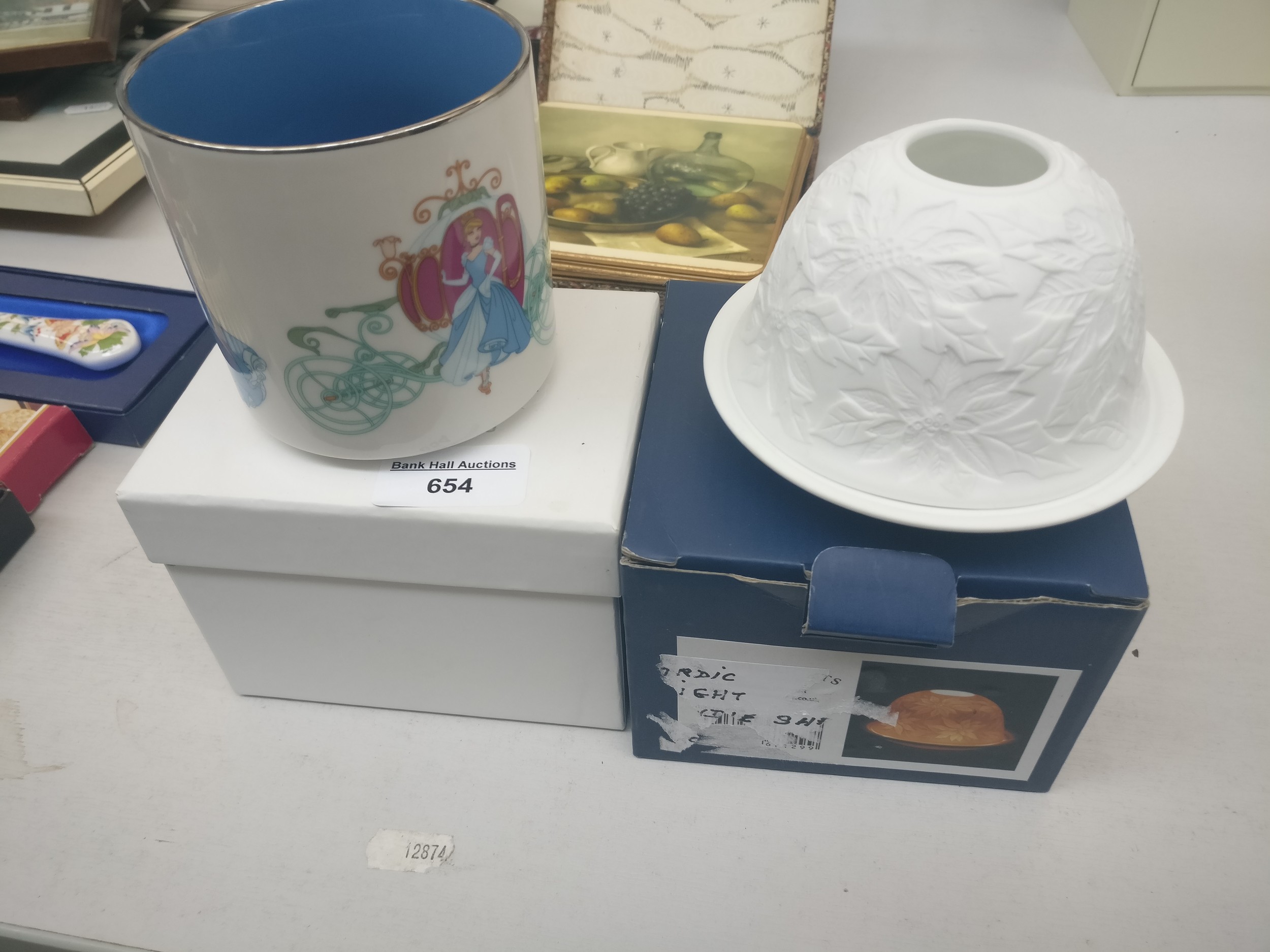 Lot 654