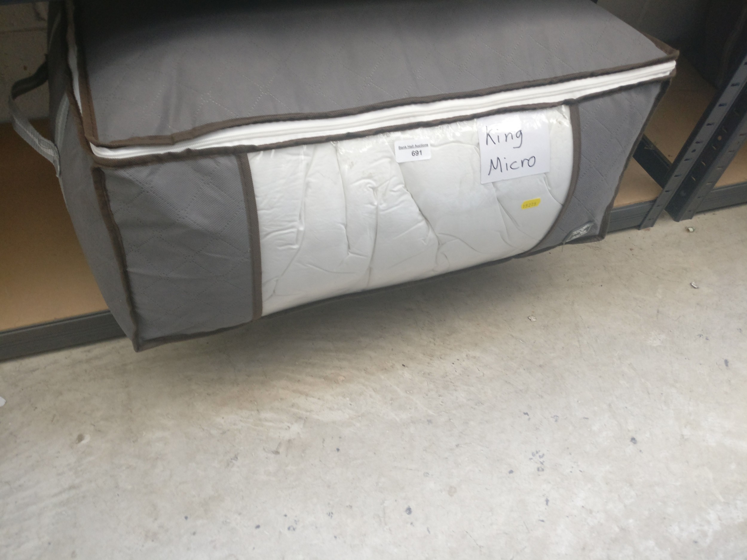 Lot 691