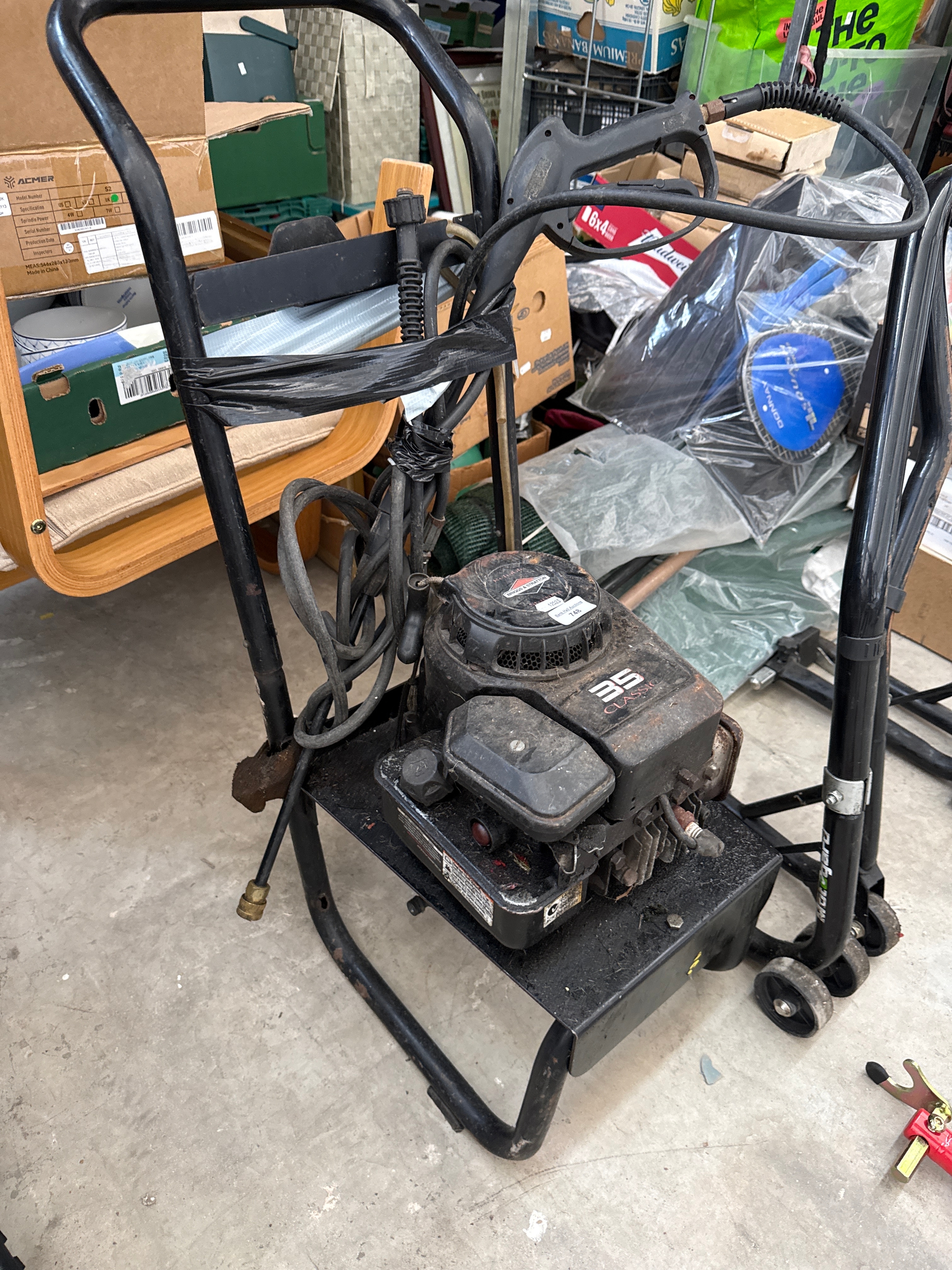 Lot 748