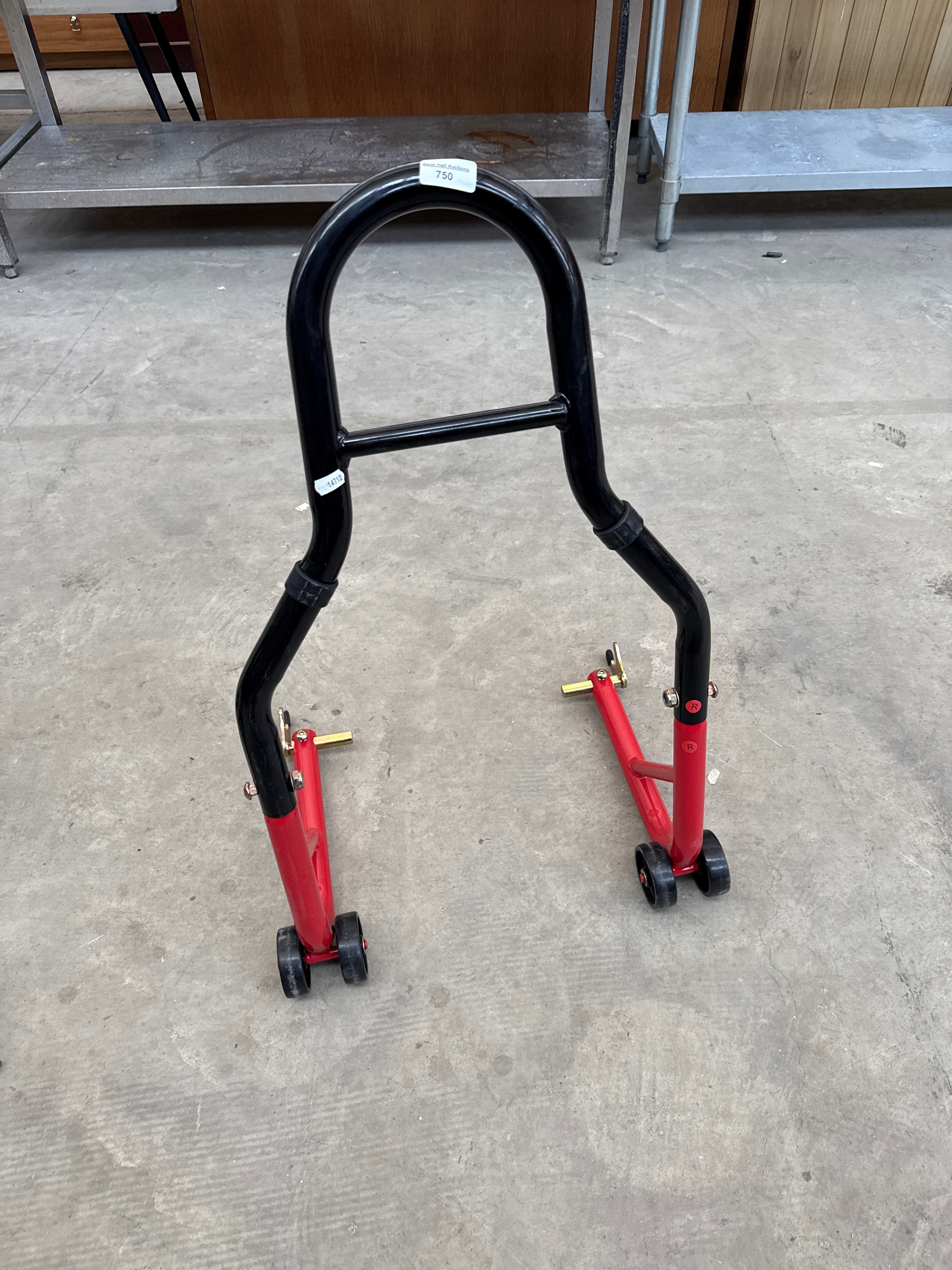 Lot 750