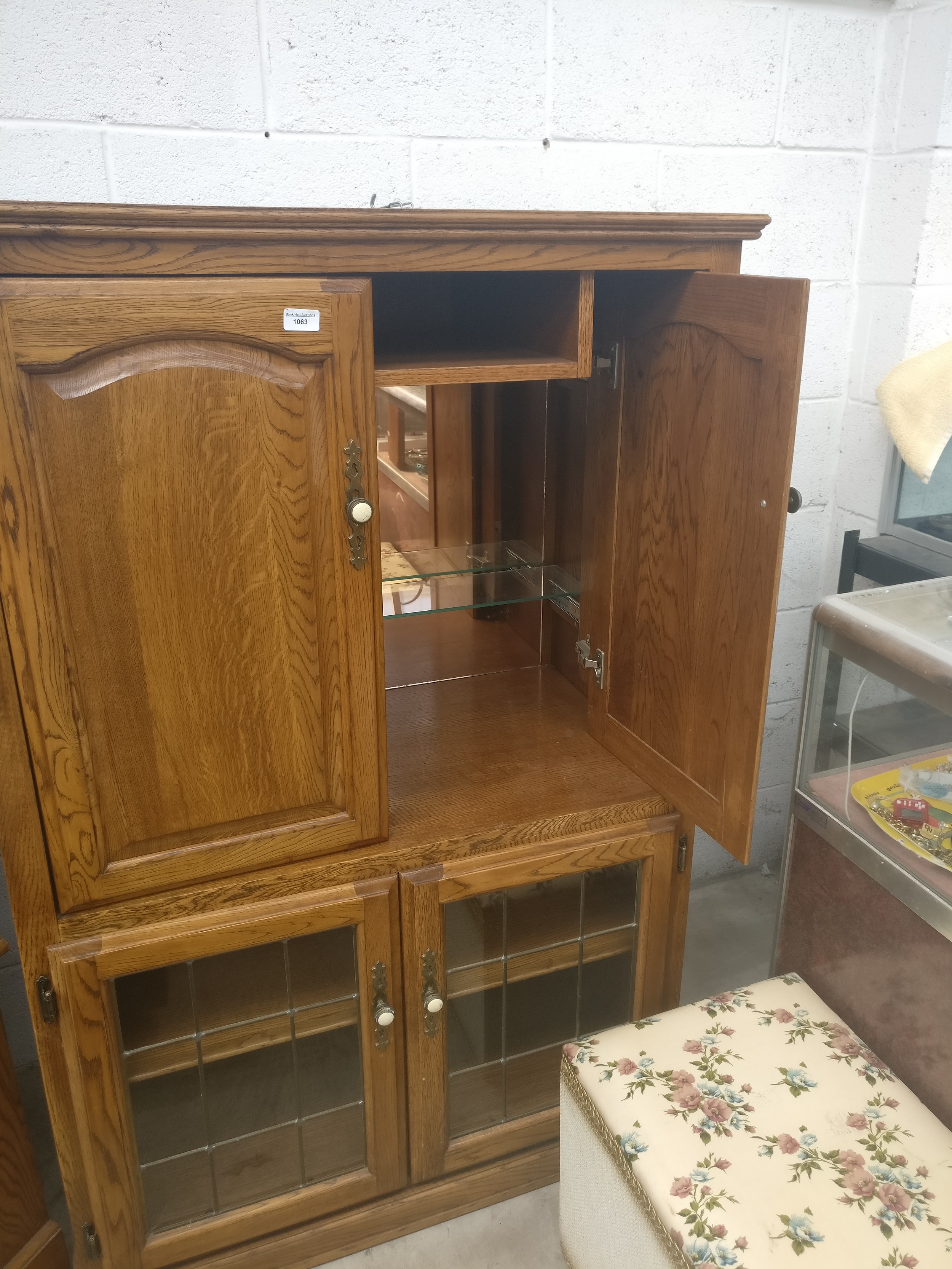 Lot 1063