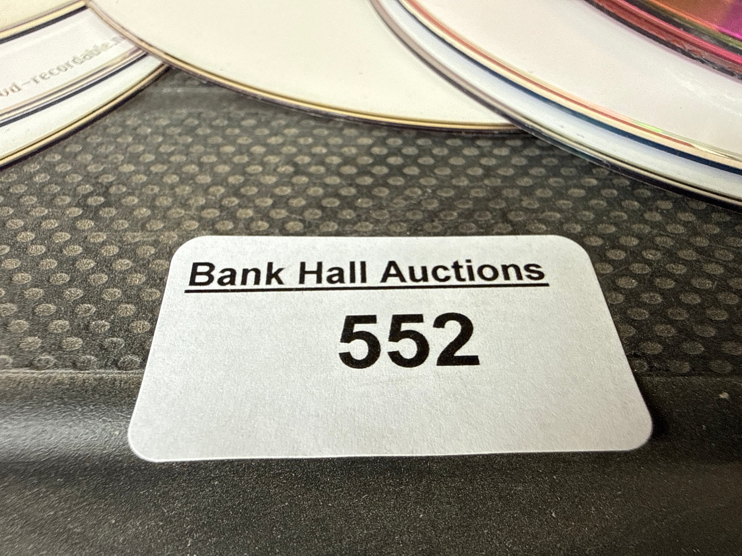 Lot 552
