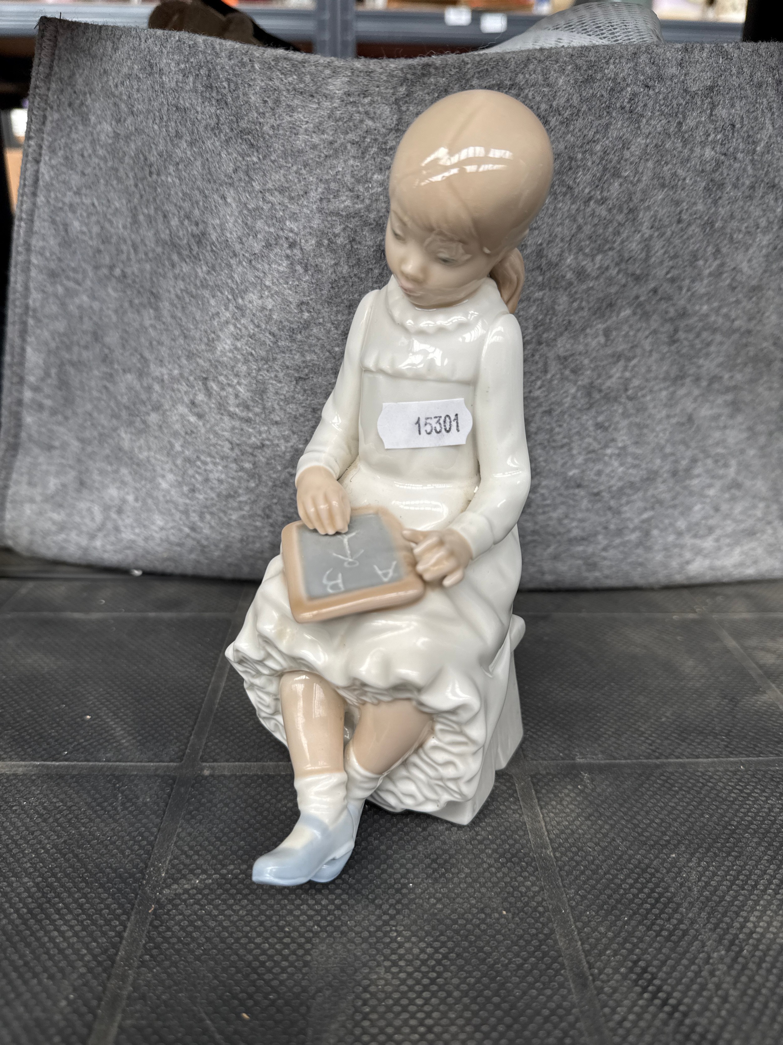 Lot 561