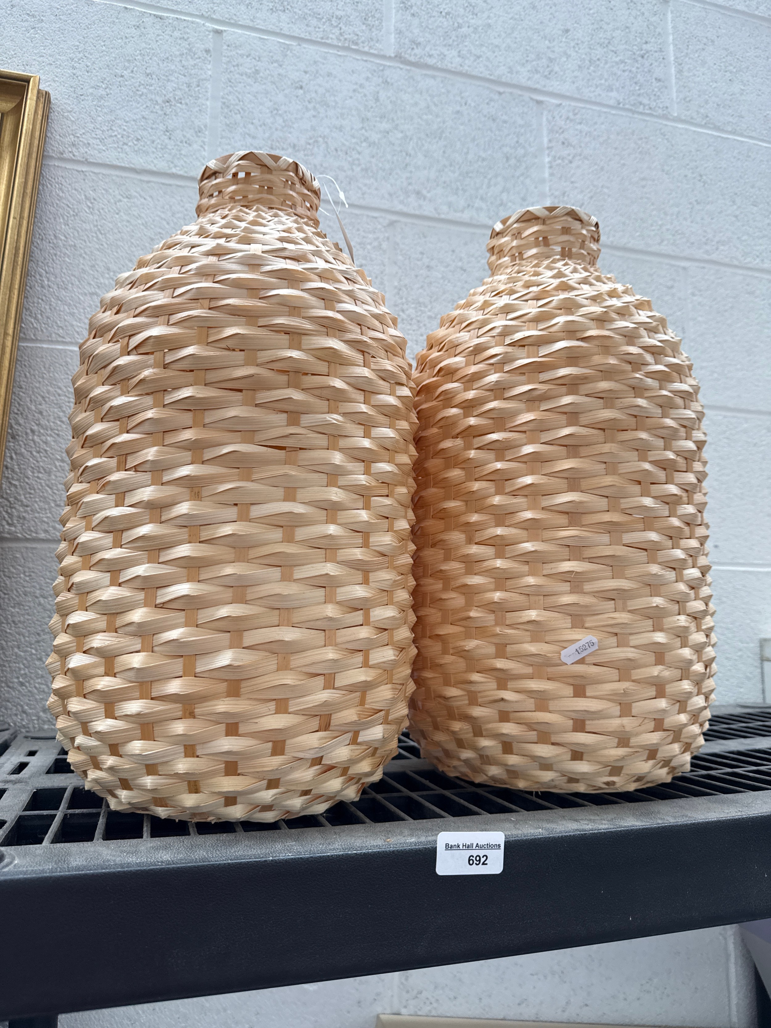 Lot 692