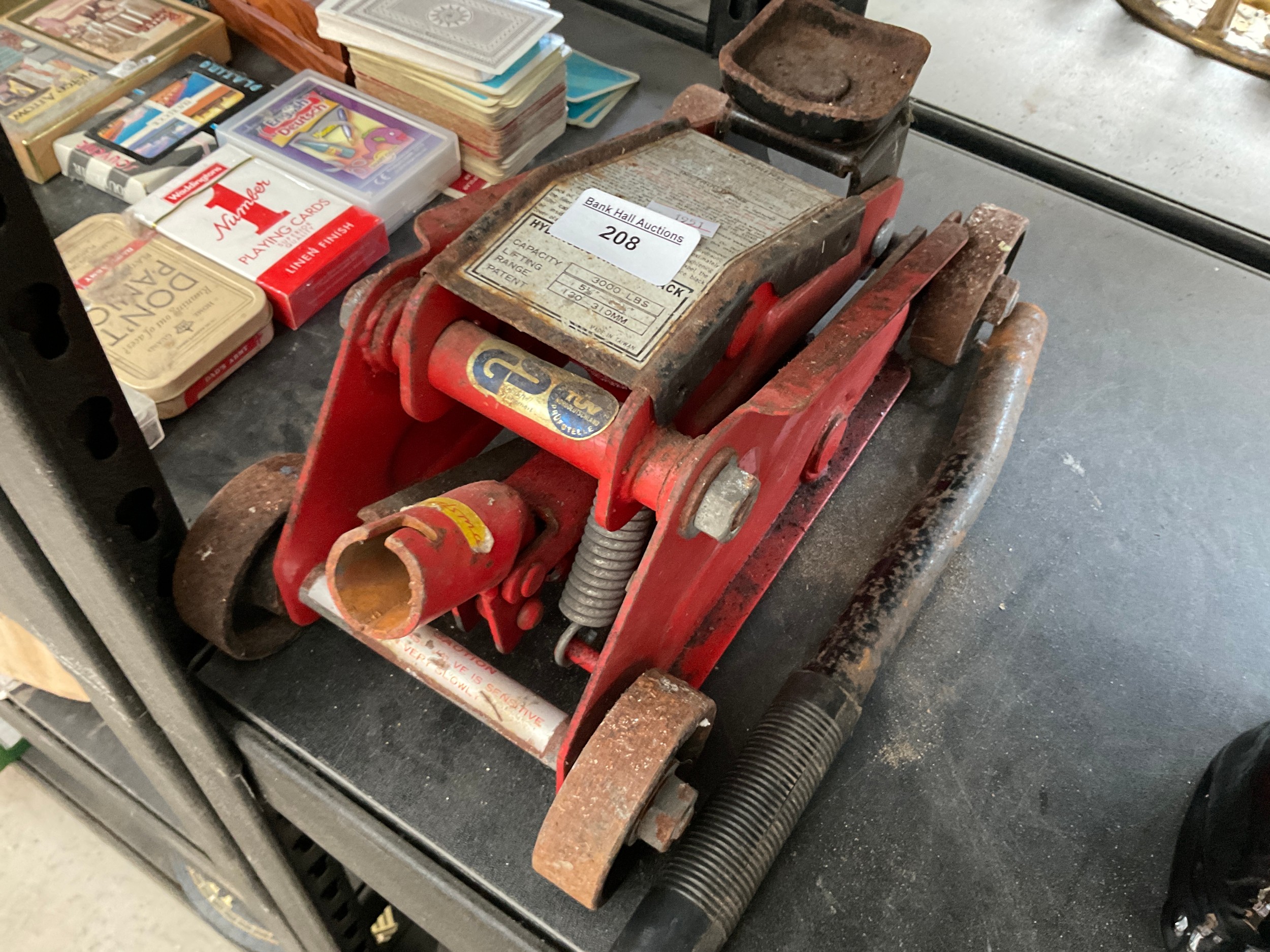 Lot 208
