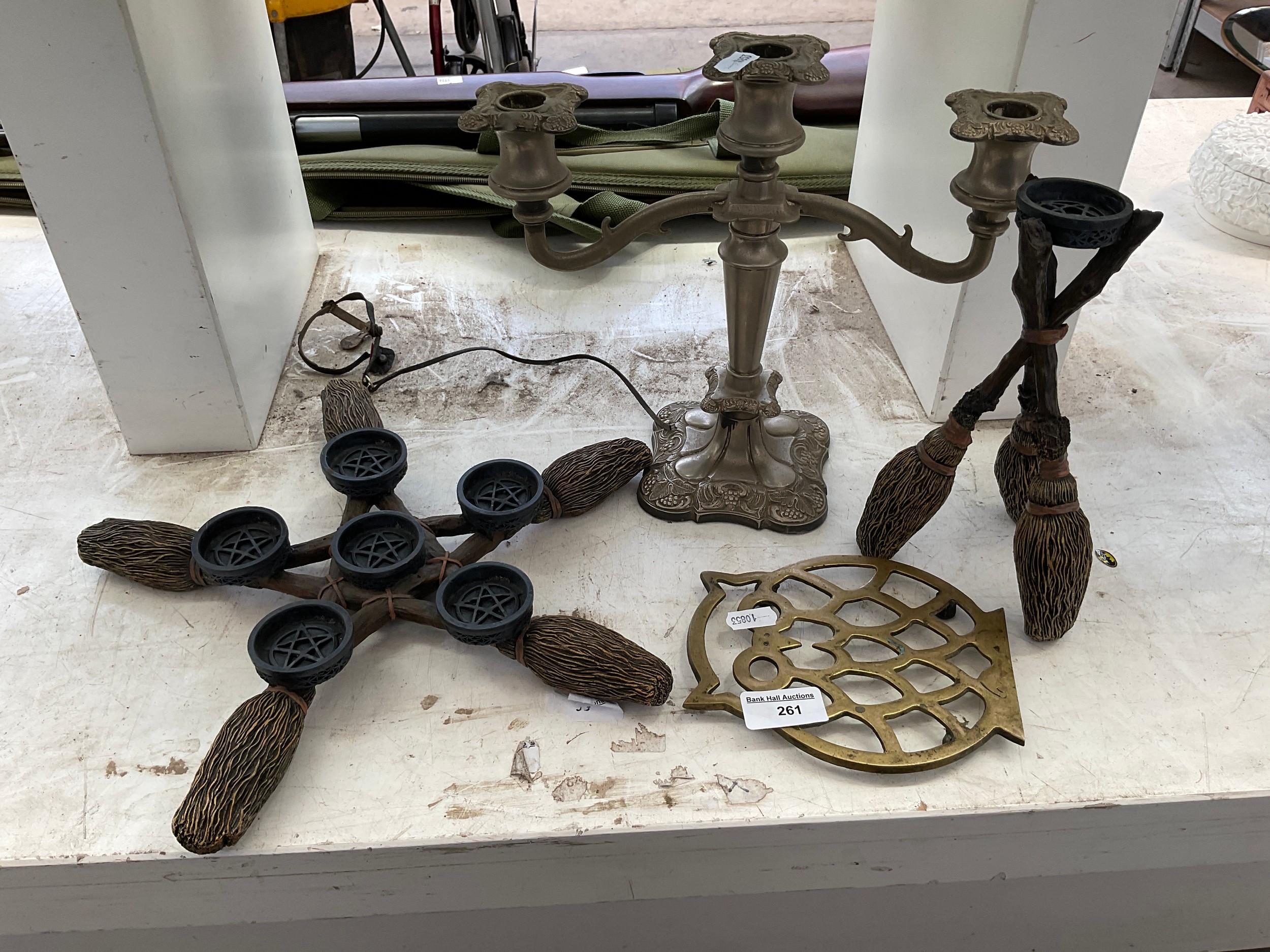 Lot 261