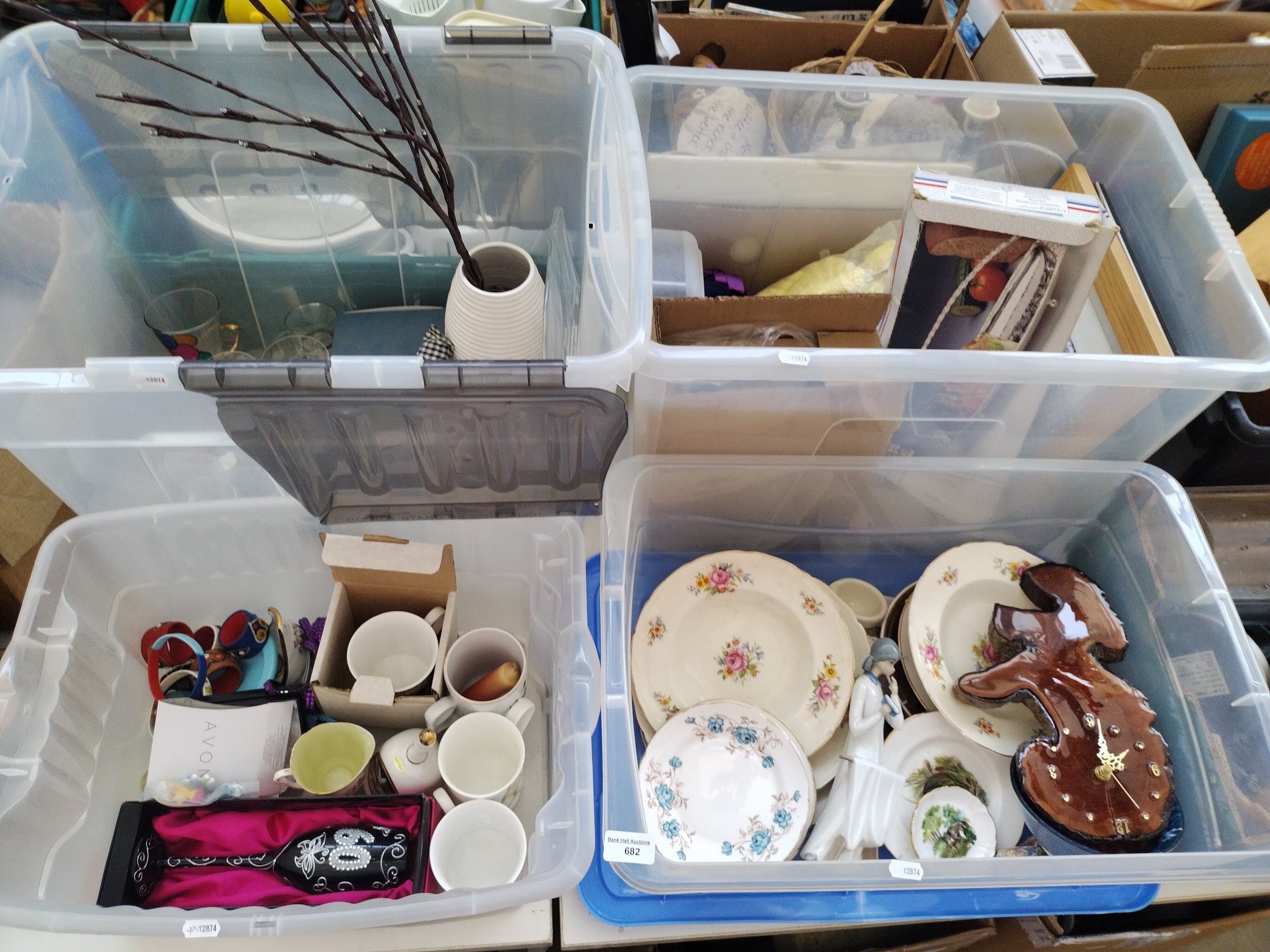 Lot 682