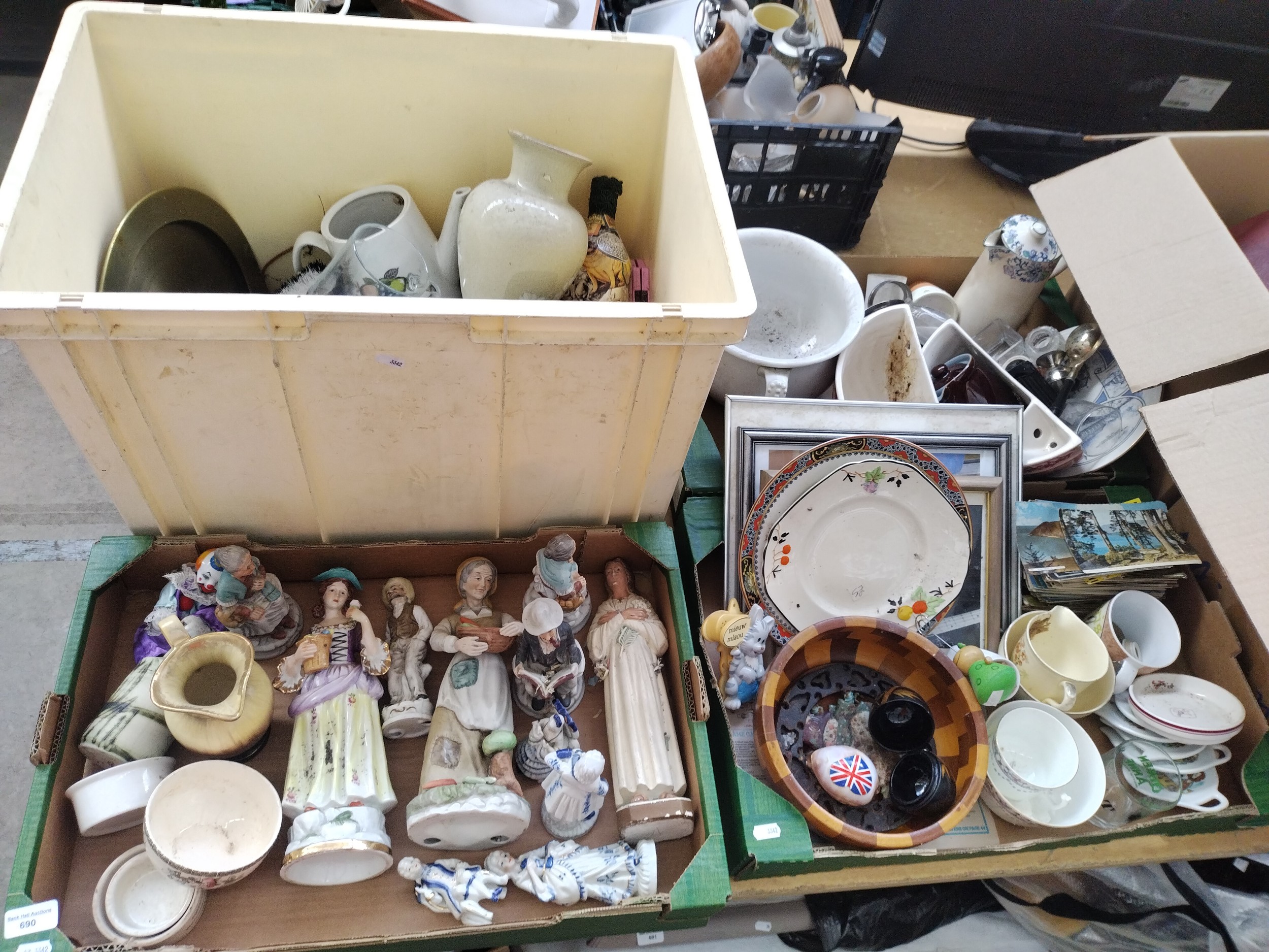 Lot 690