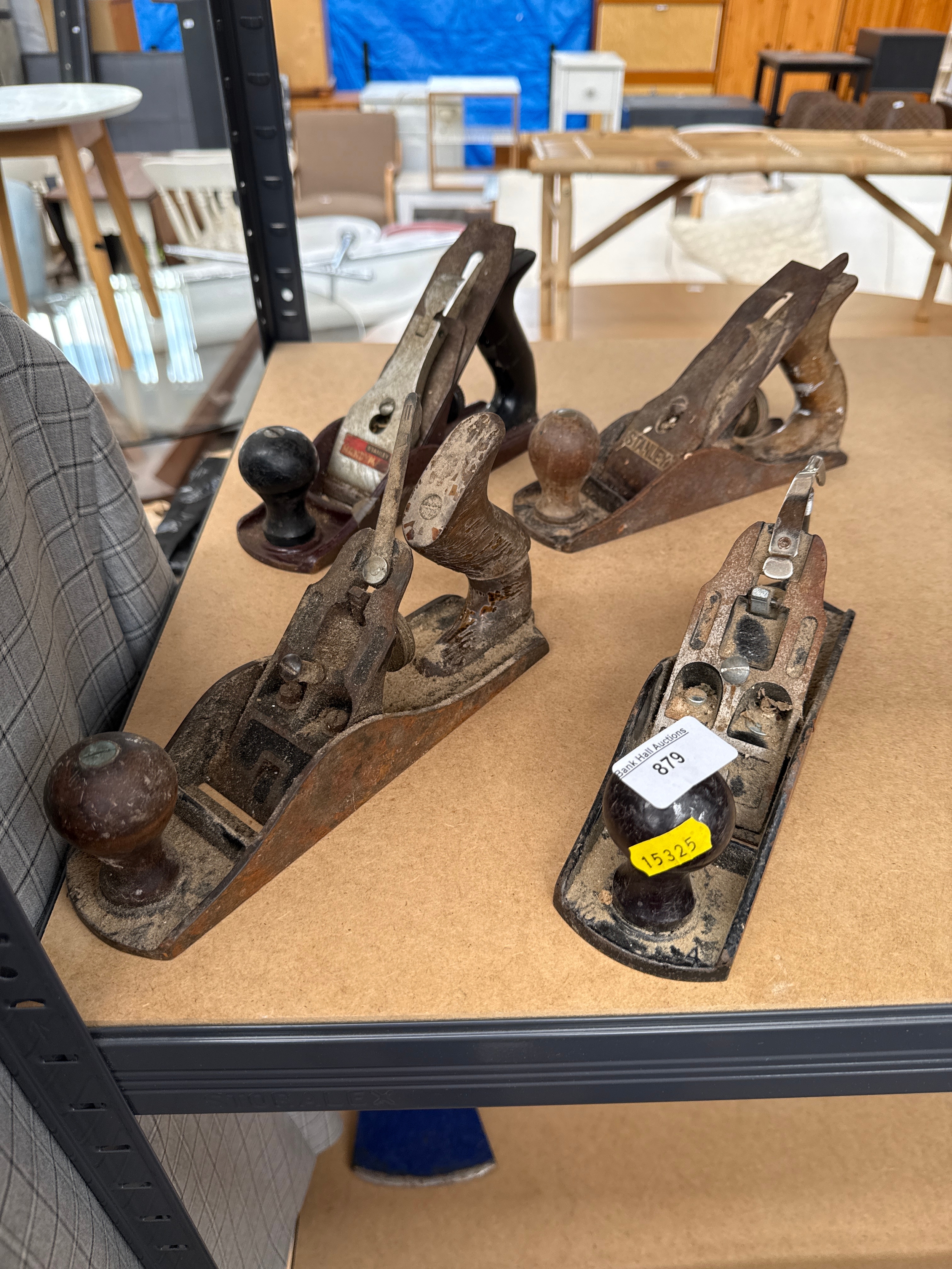 Lot 879