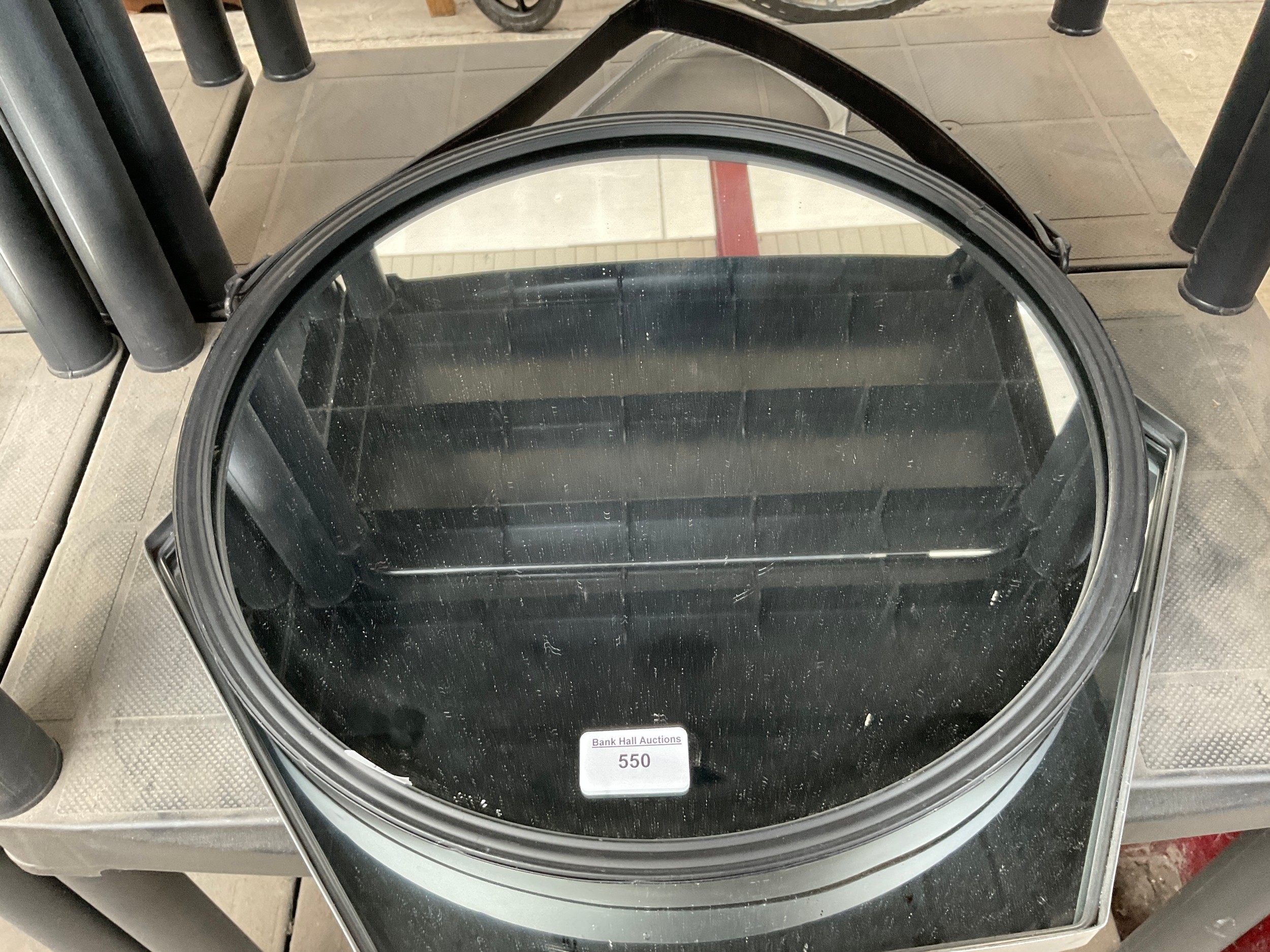 Lot 550