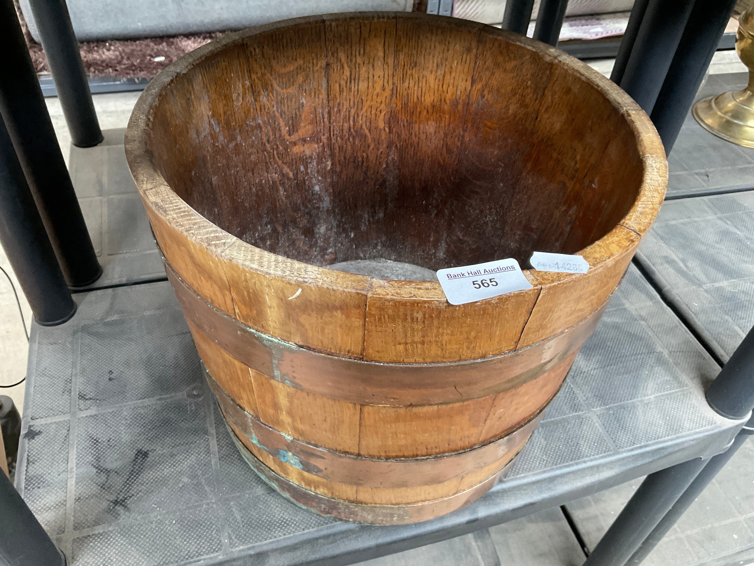 Lot 565