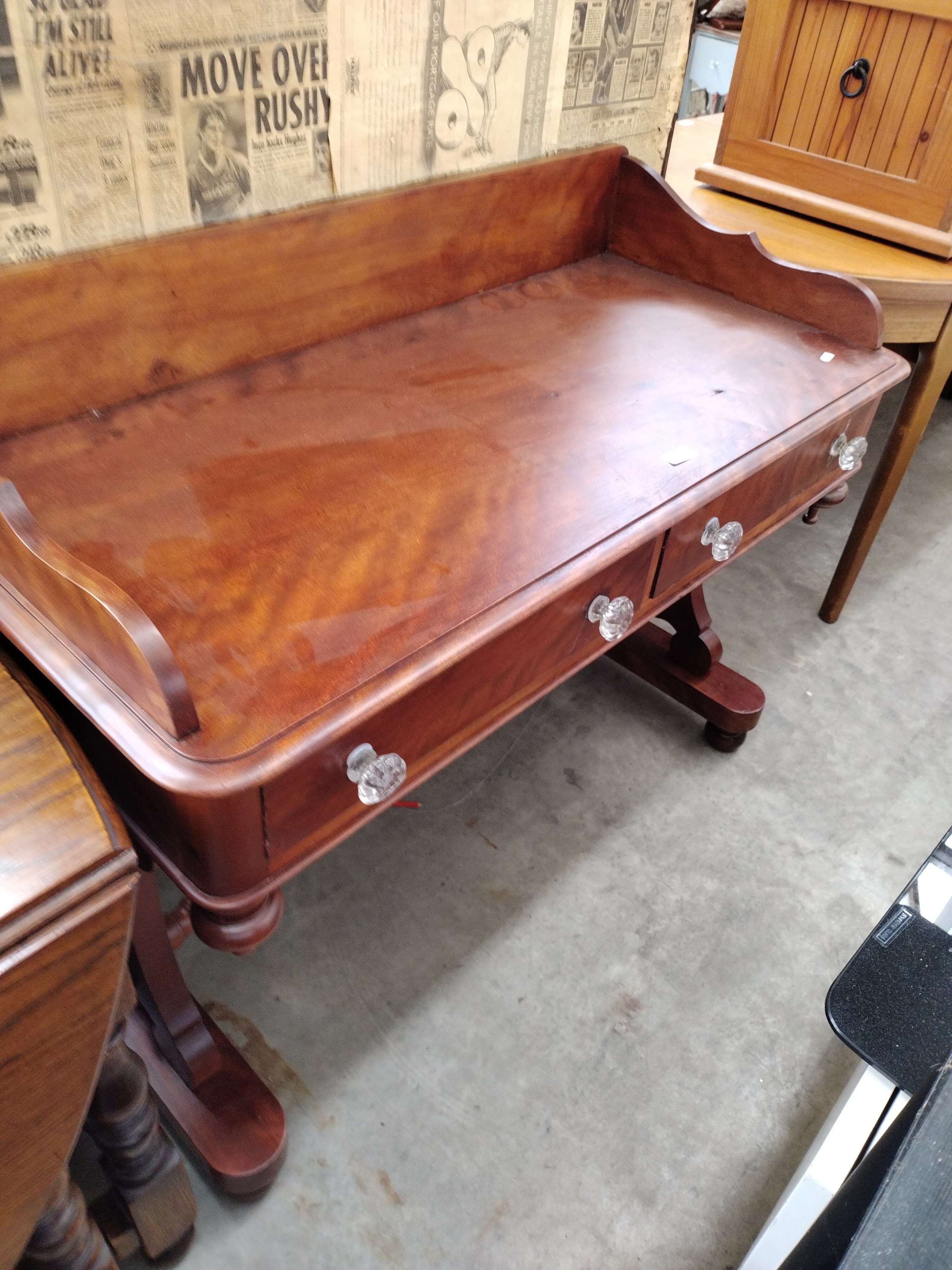 Lot 1048