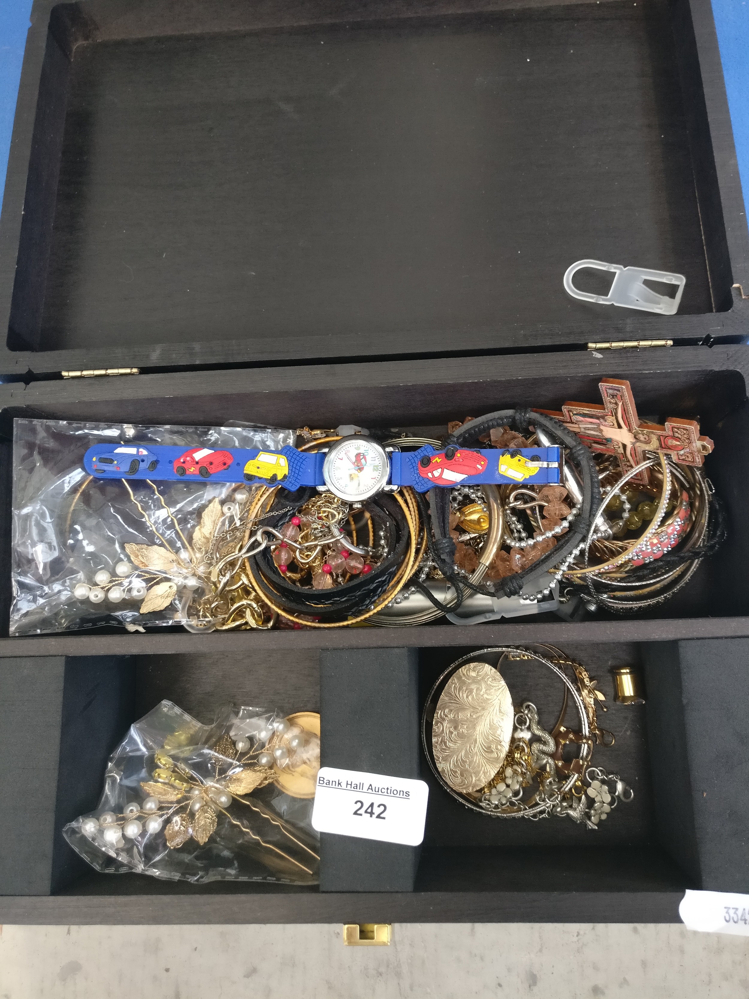 Lot 242