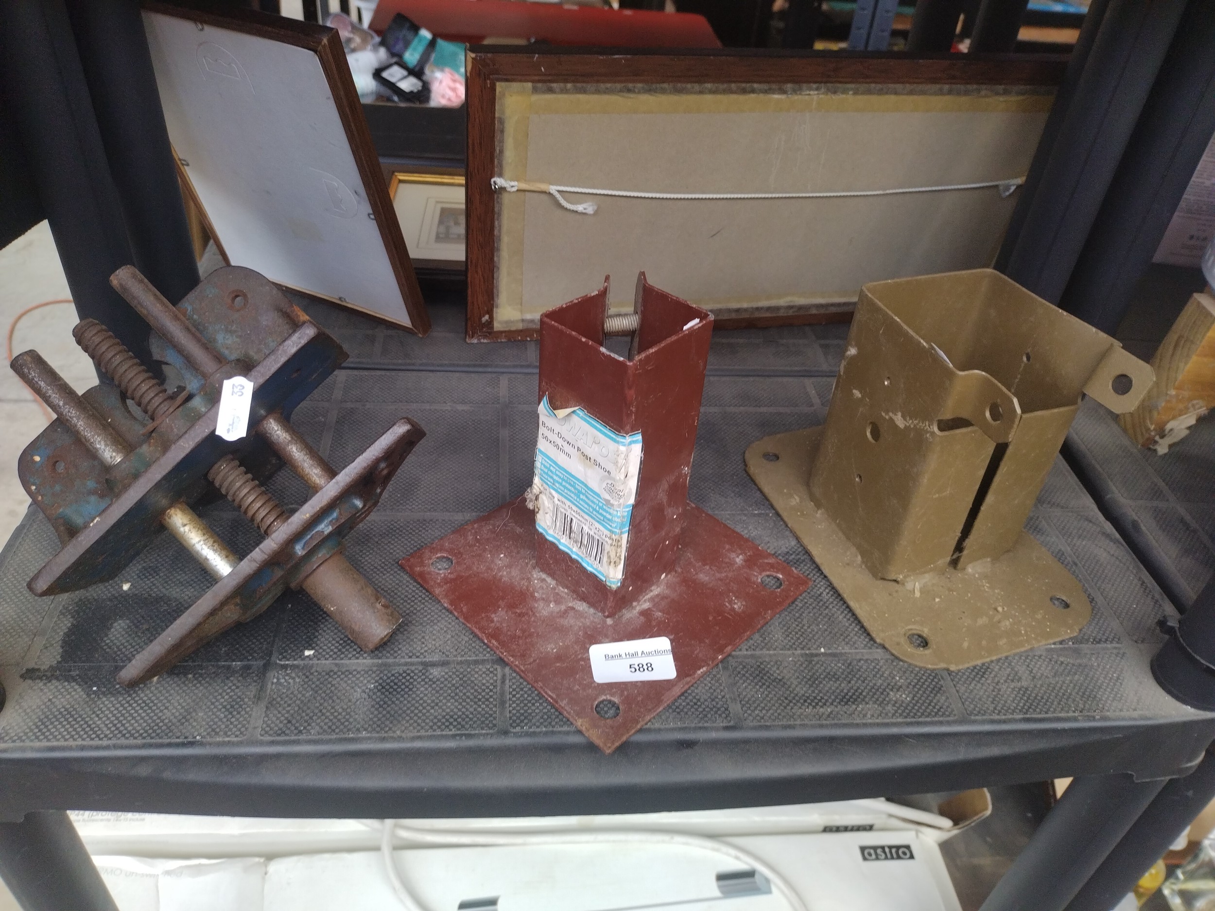 Lot 588