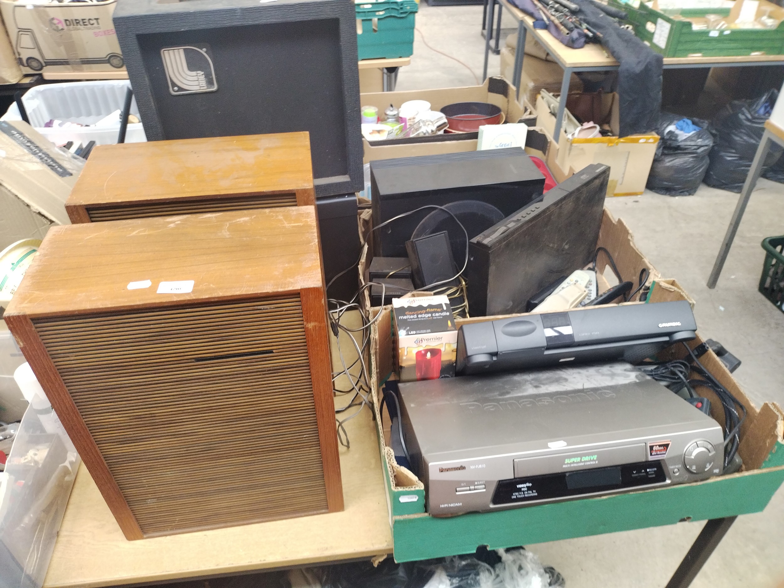 Lot inc speakers, Samsung home cinema set, Grundig digital box