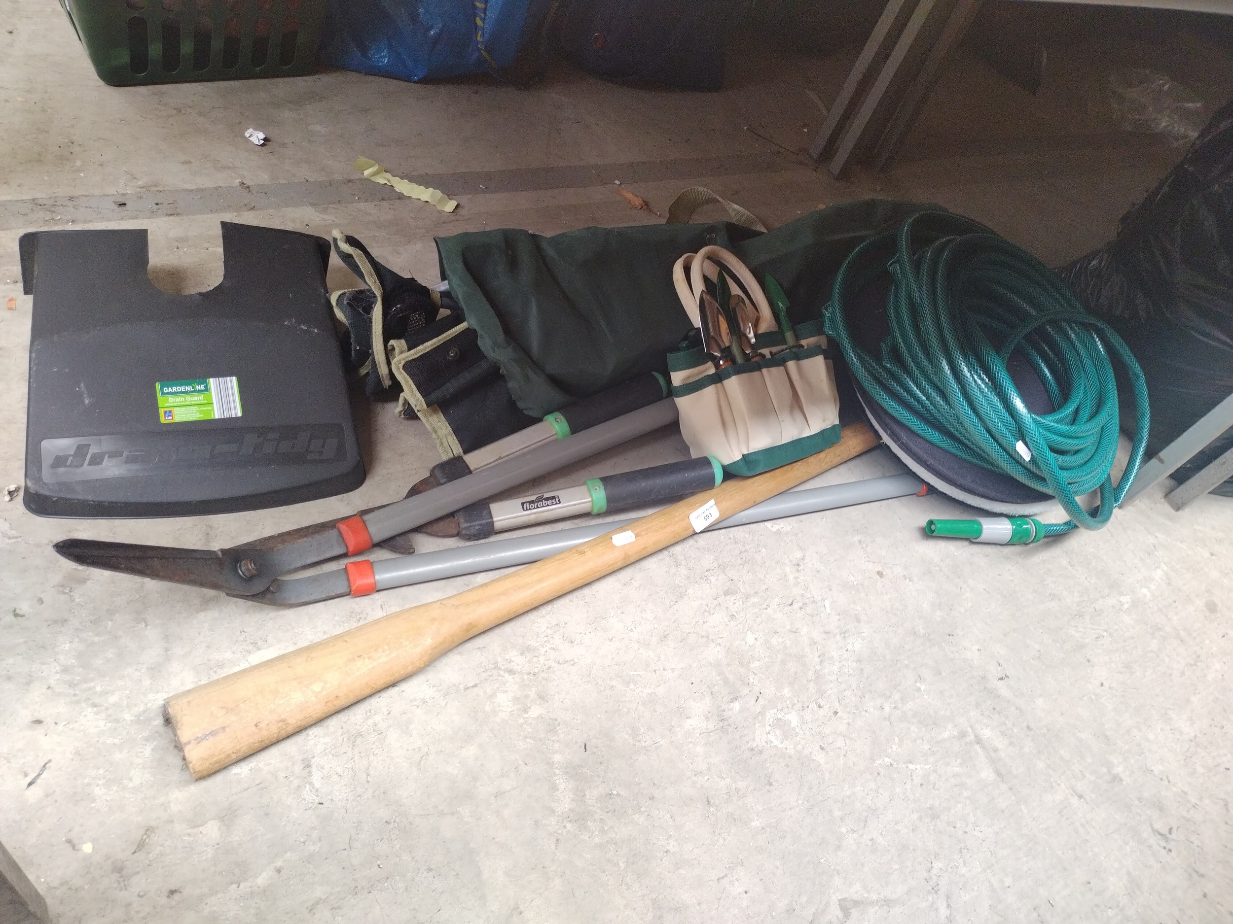 Lot inc garden tools, hosepipe, drain cover, etc