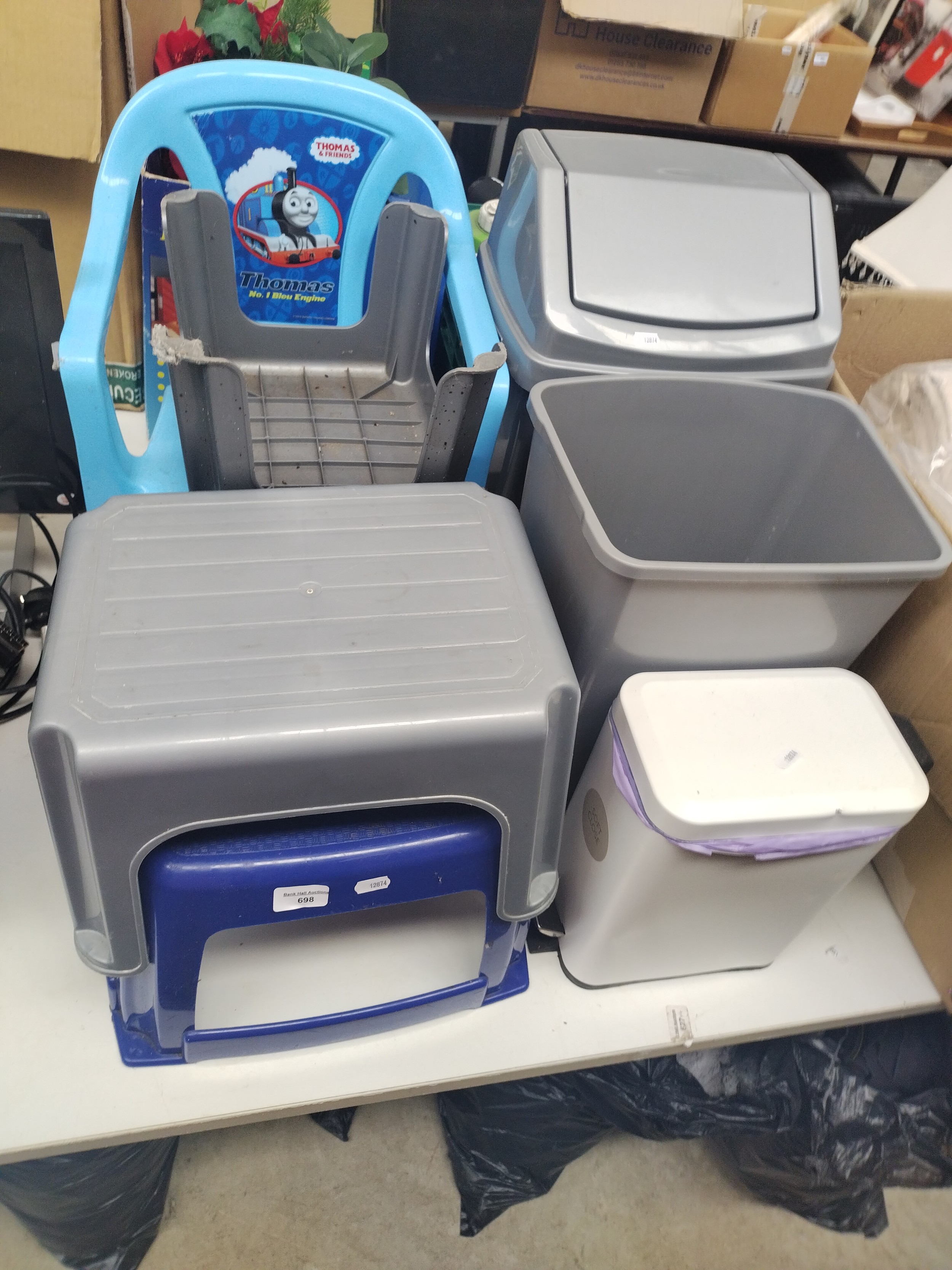 Lot inc plastic stools and bins