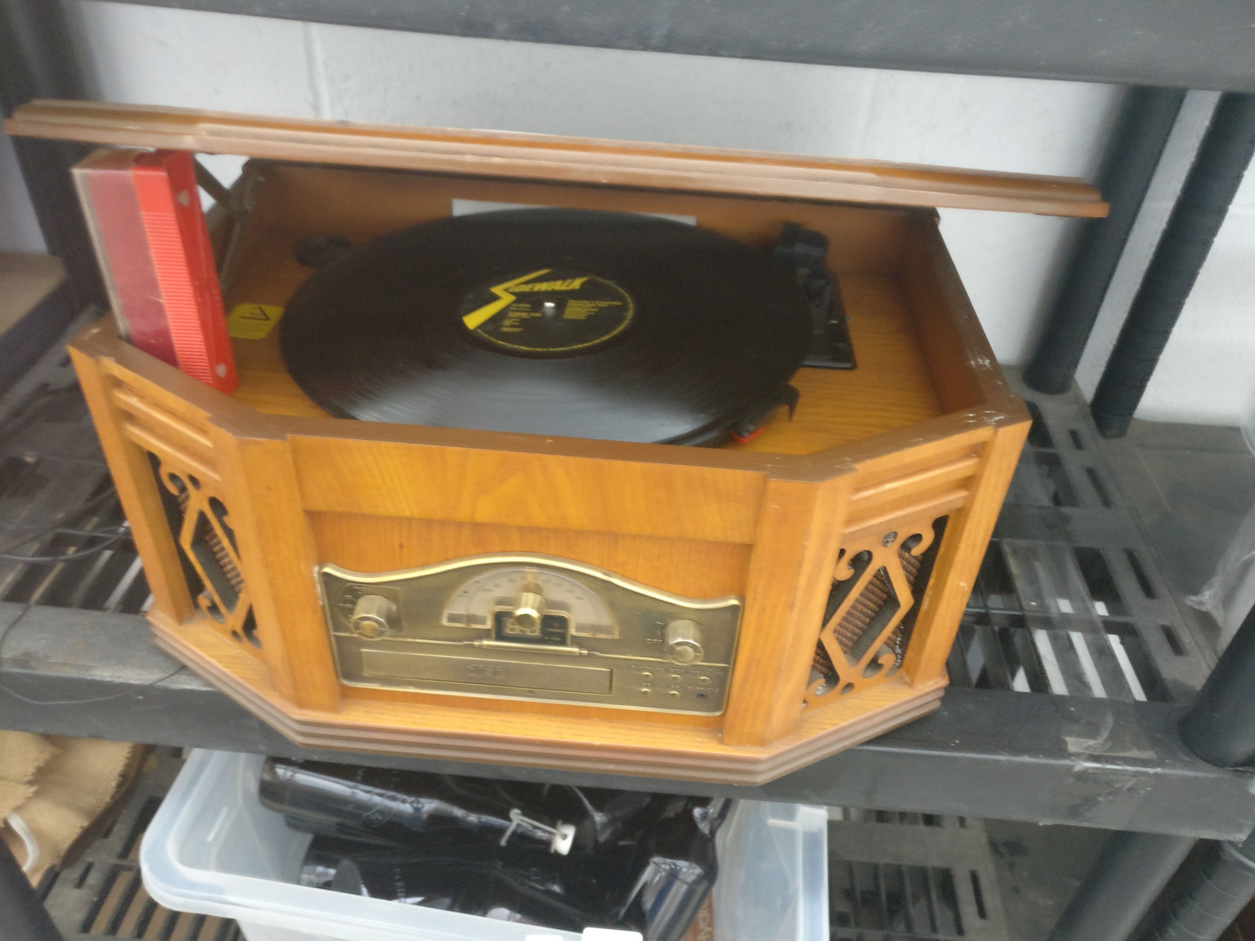 Vintage style record player/CD/radio