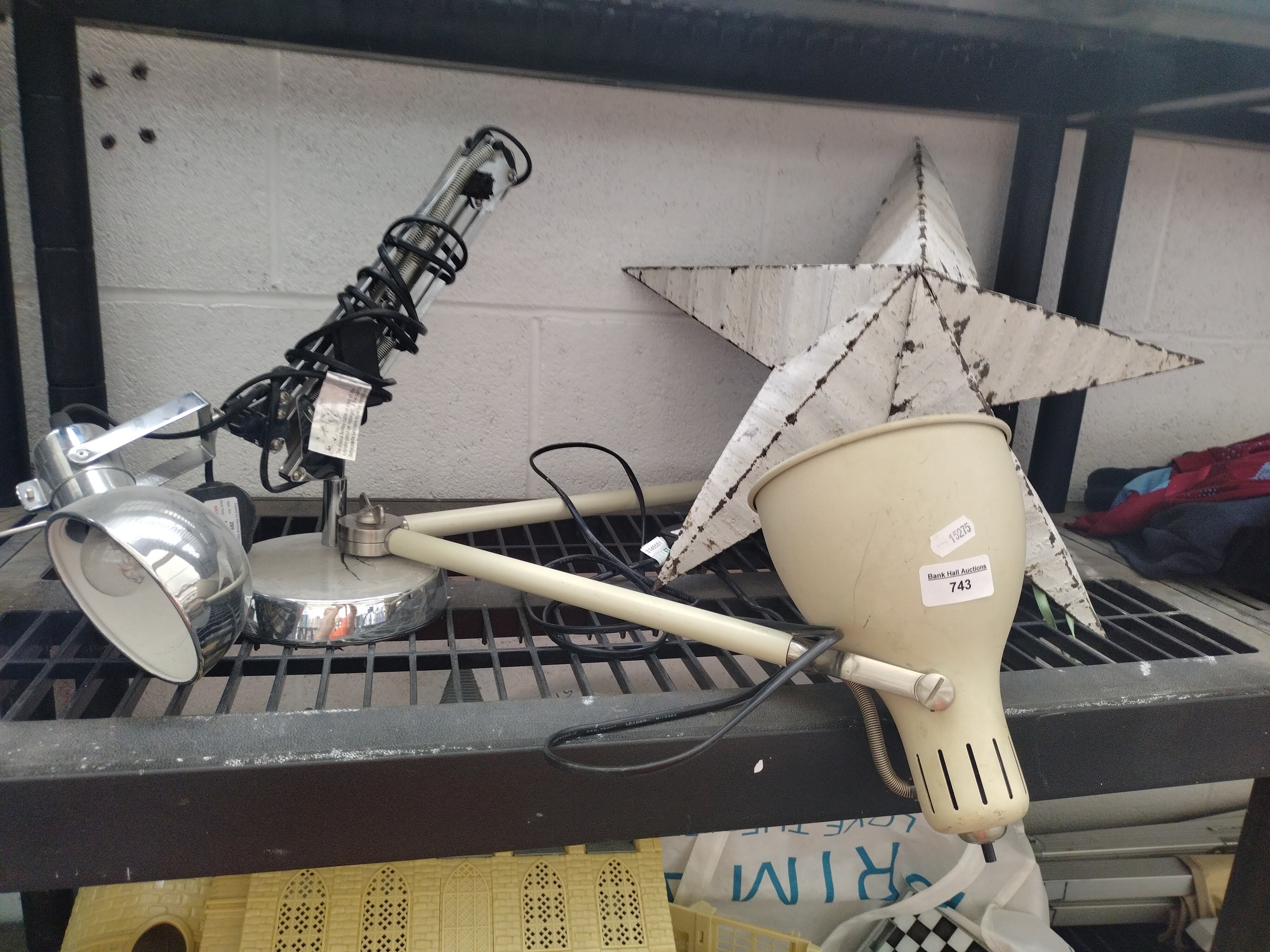 Two flexible lamps and metal star
