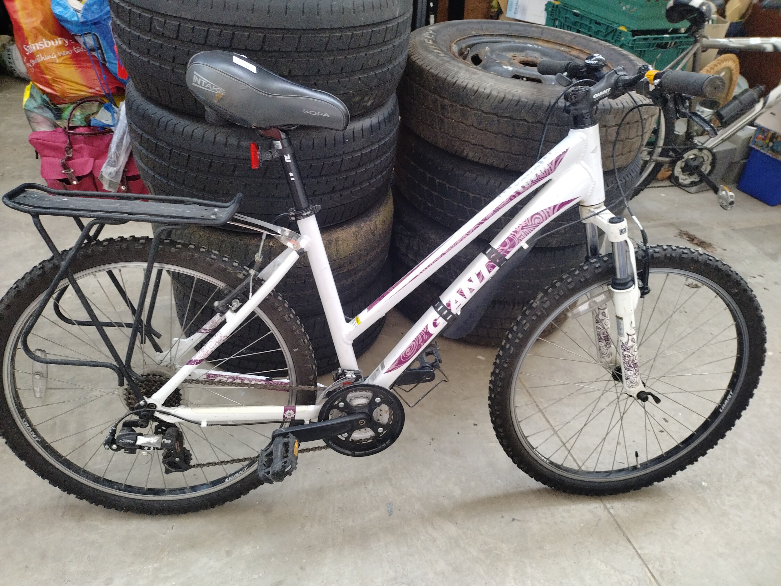 Ladies, Giant mountain bike