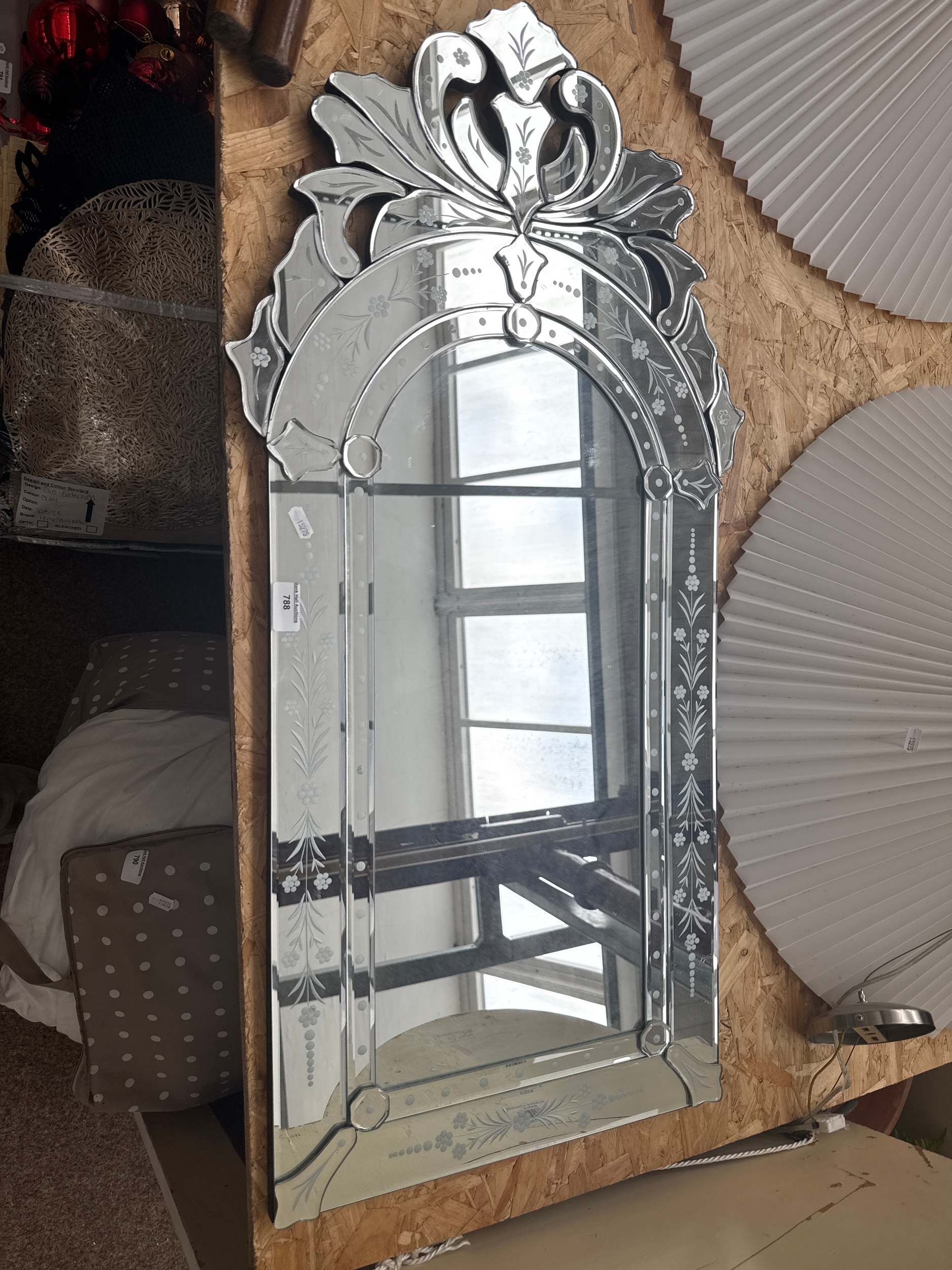 Decorative "Venetian" style mirror