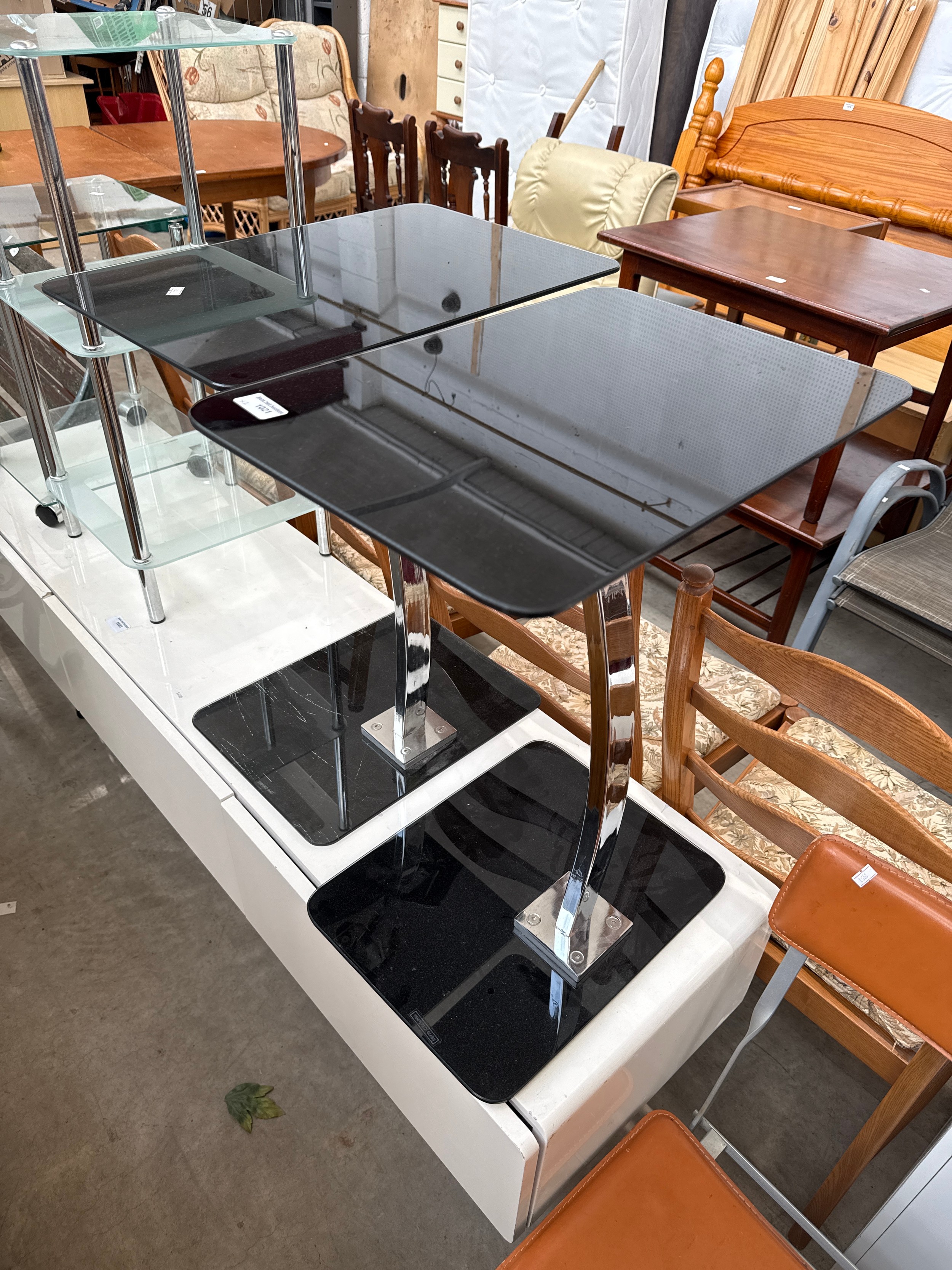 2 x black glass stands