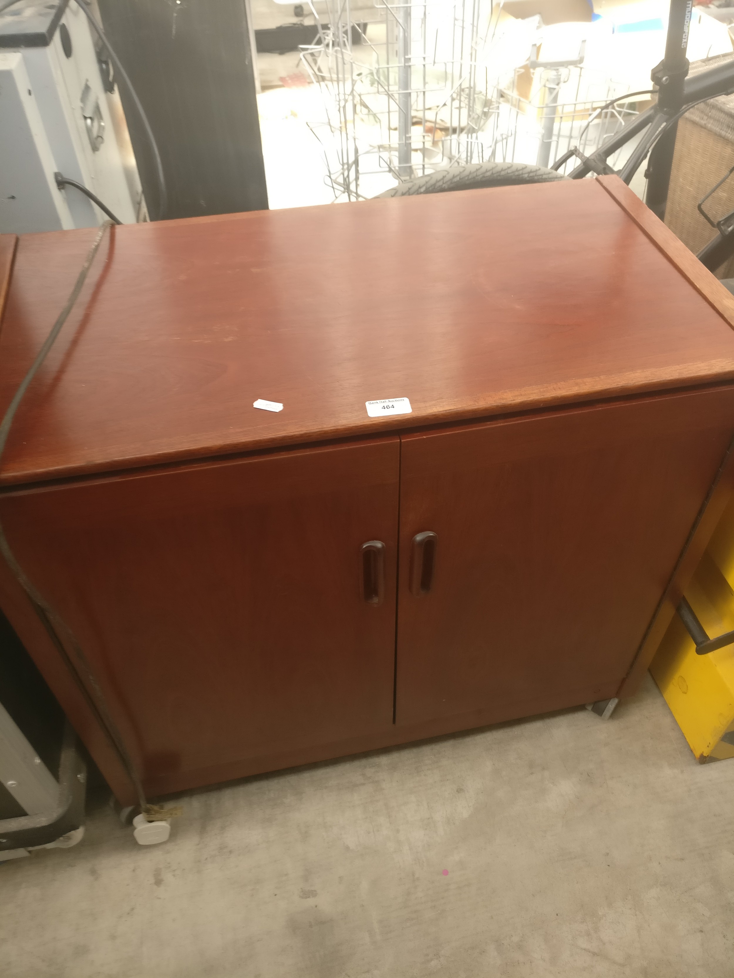 Lot 464