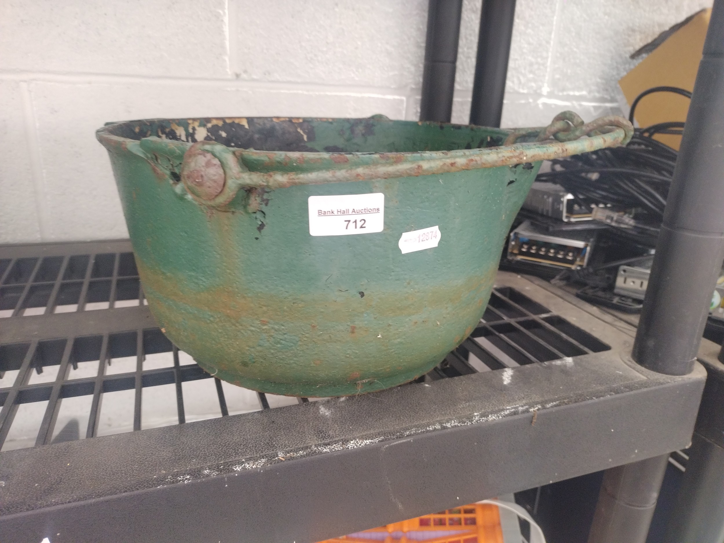 Lot 712
