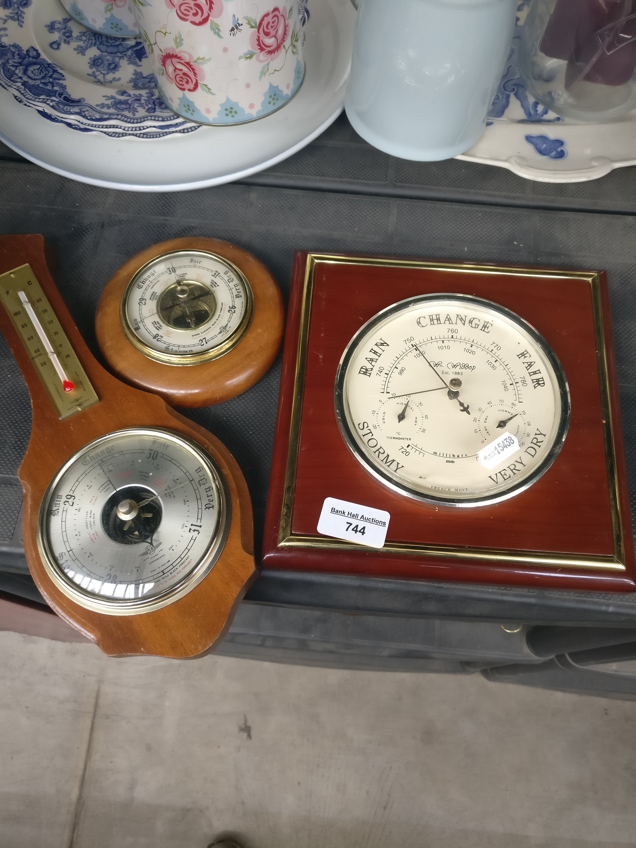 Lot 744