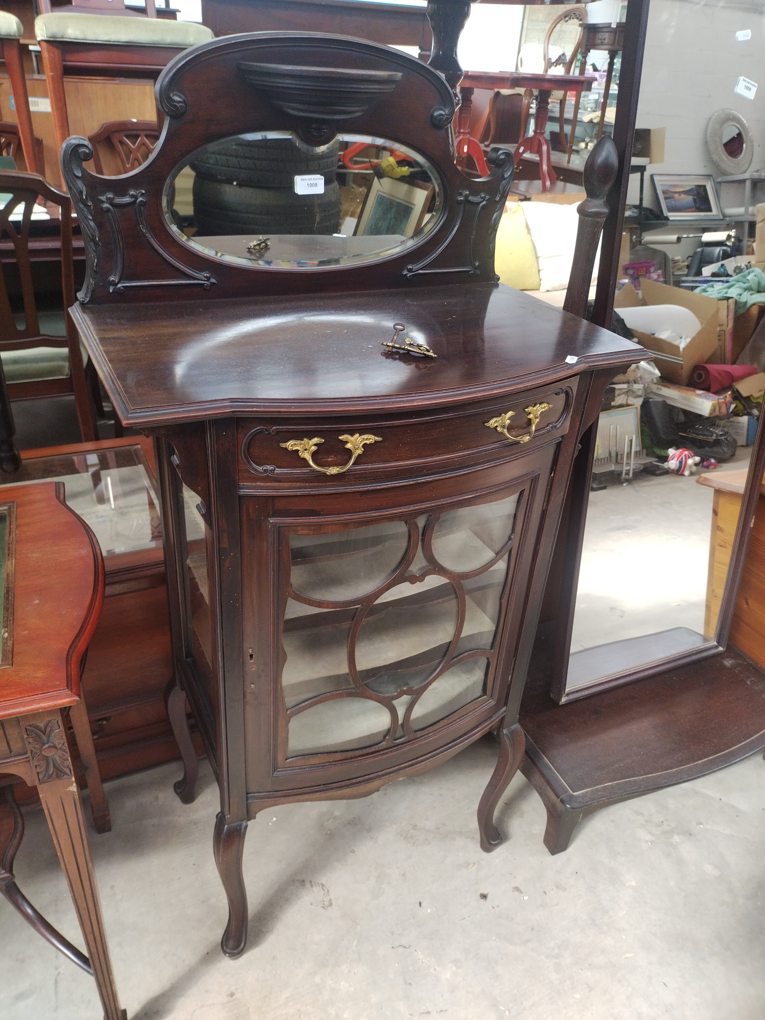 Lot 1008